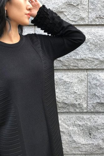 【LAST ONE】TUCKING FRILL-SLEEVE KNIT DRESS