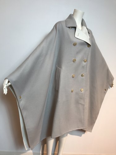 REV DOUBLE-BUTTON CLOAK