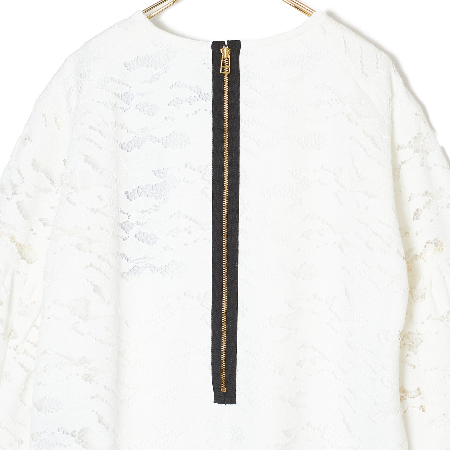 WAVE-LACE GATHER-SLEEVE TOPS