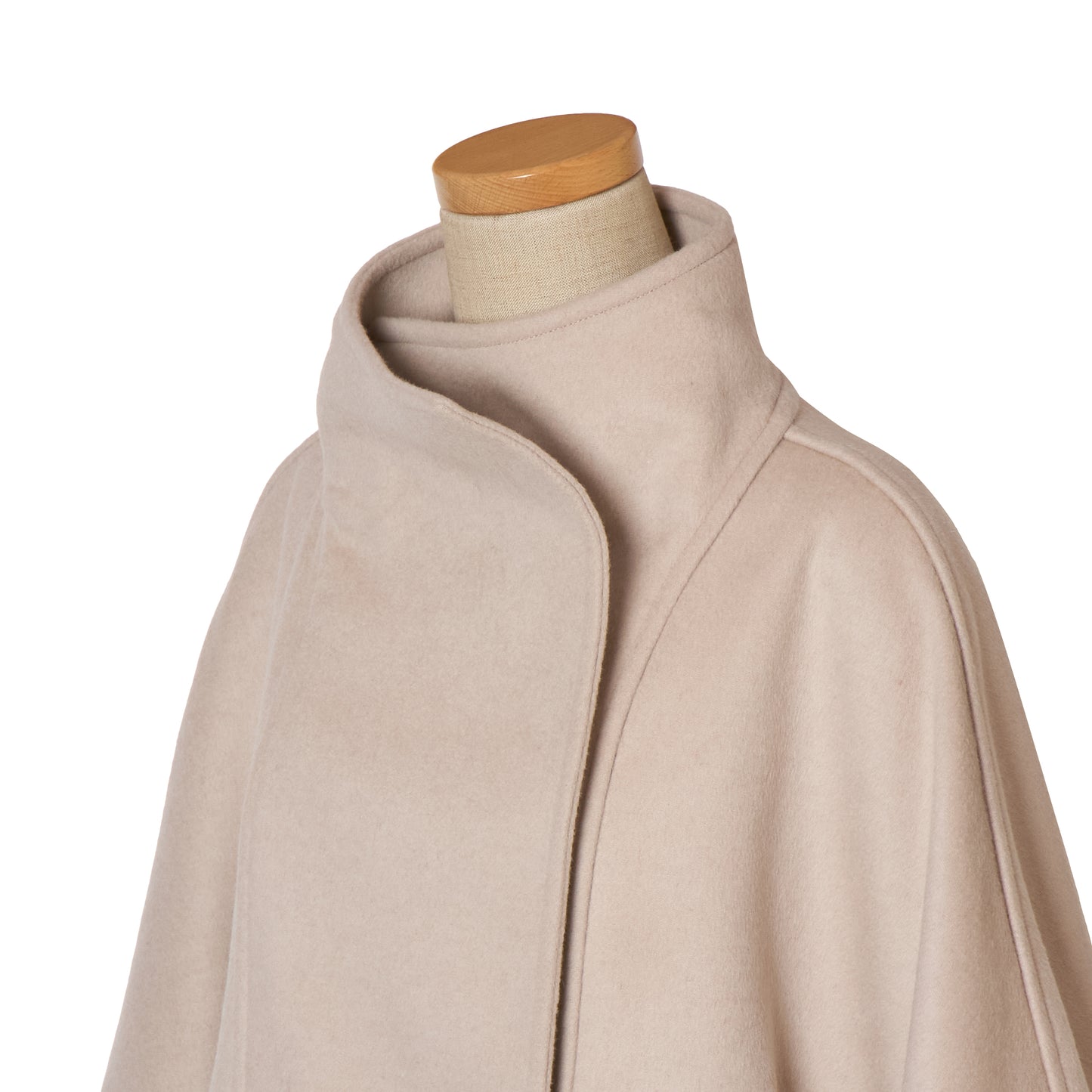 CASH HI/NECK DOT COAT