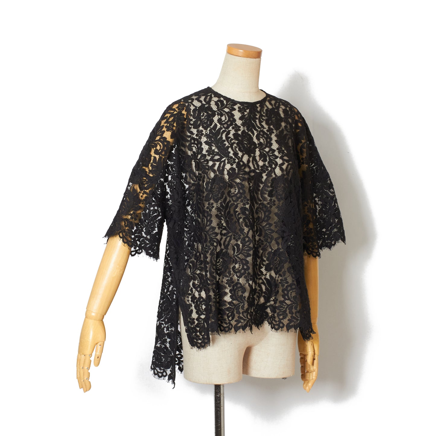 LEAVER LACE WITH GROSGRAIN TOPS