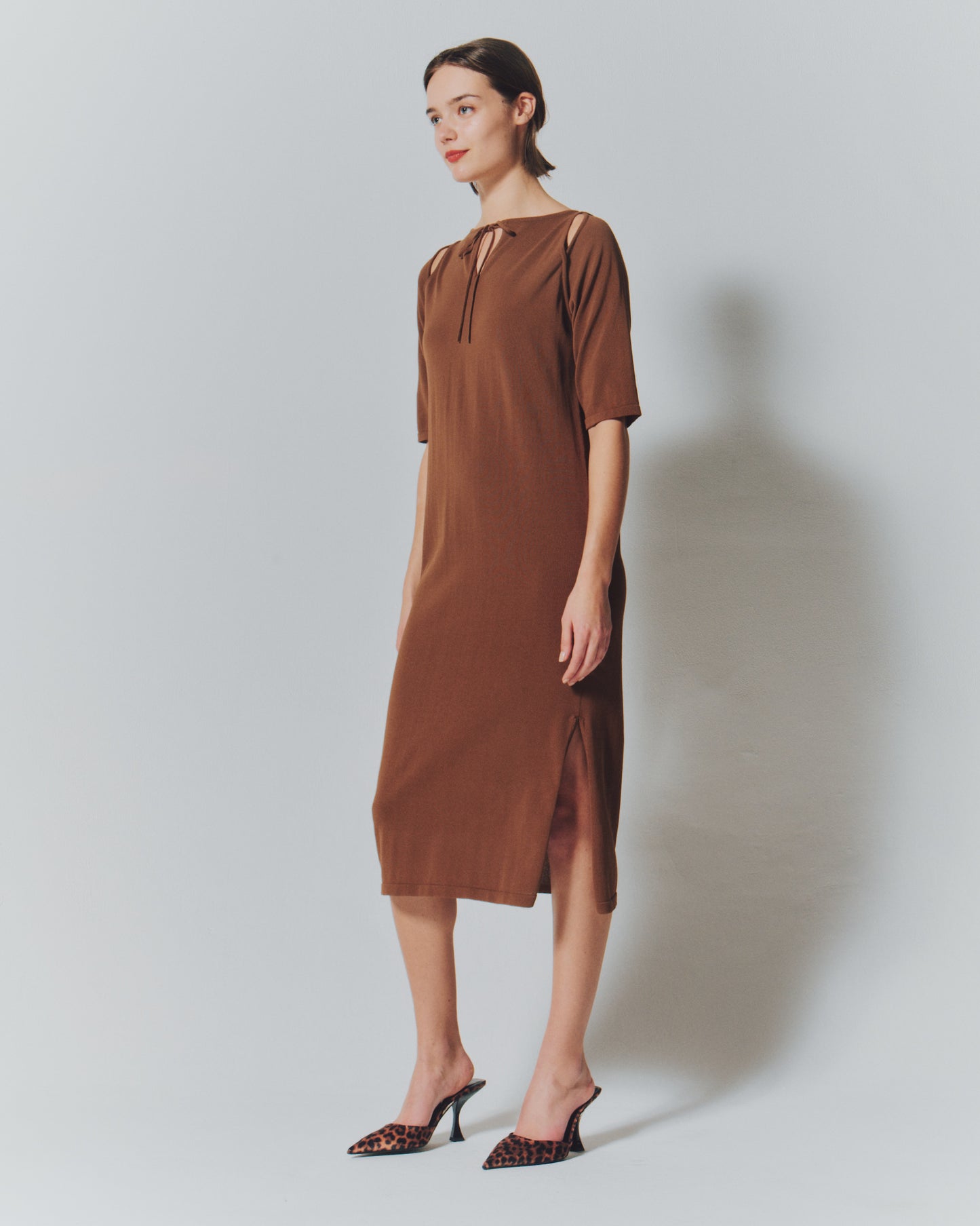 【予約商品】 COTTON SHEER SLIT RIBBON DRESS