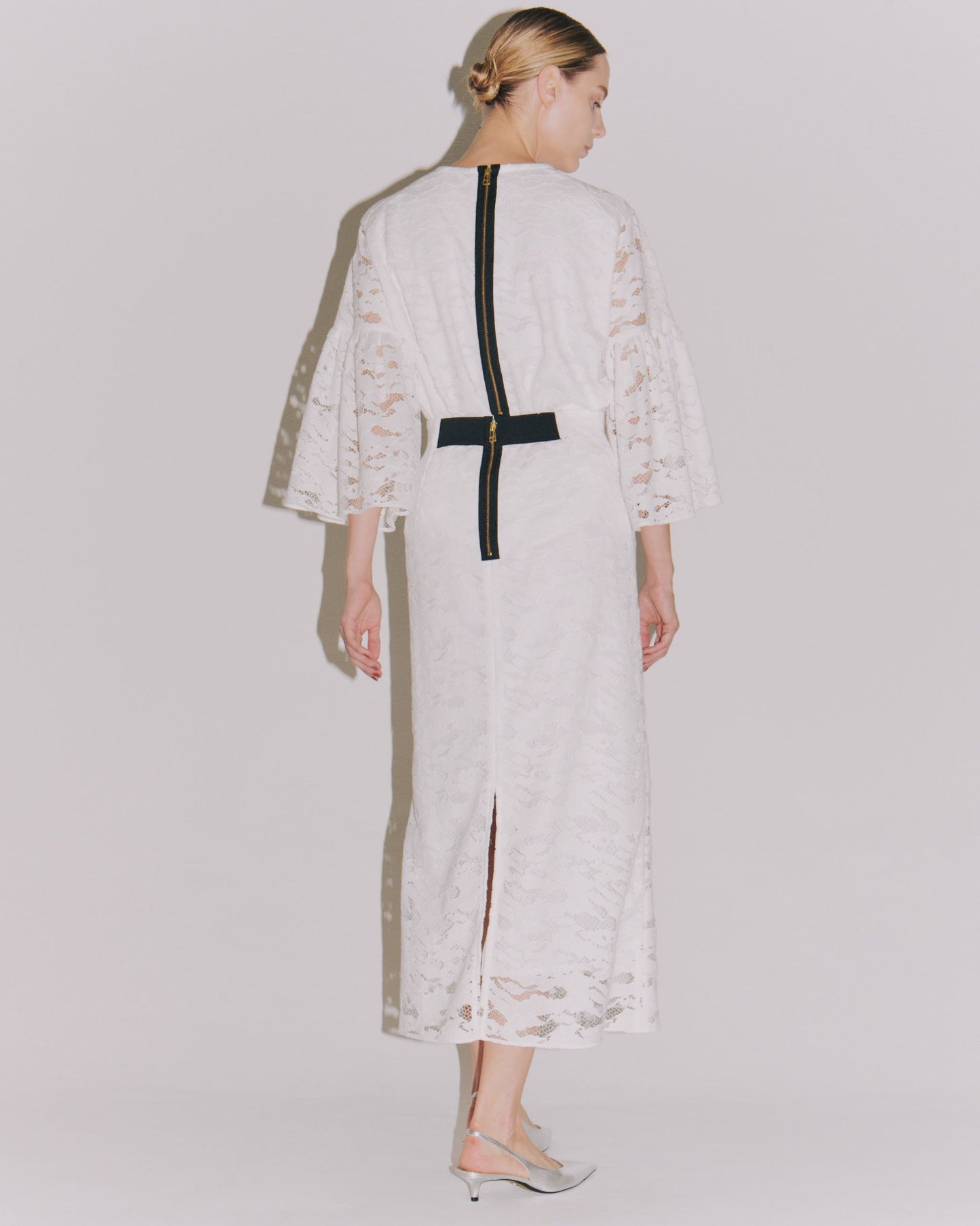 WAVE-LACE GATHER-SLEEVE TOPS
