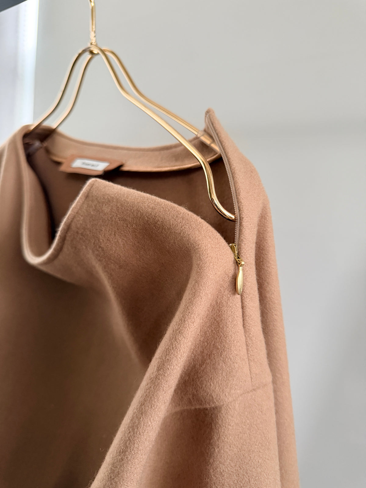 MELTON CAPE TOPS