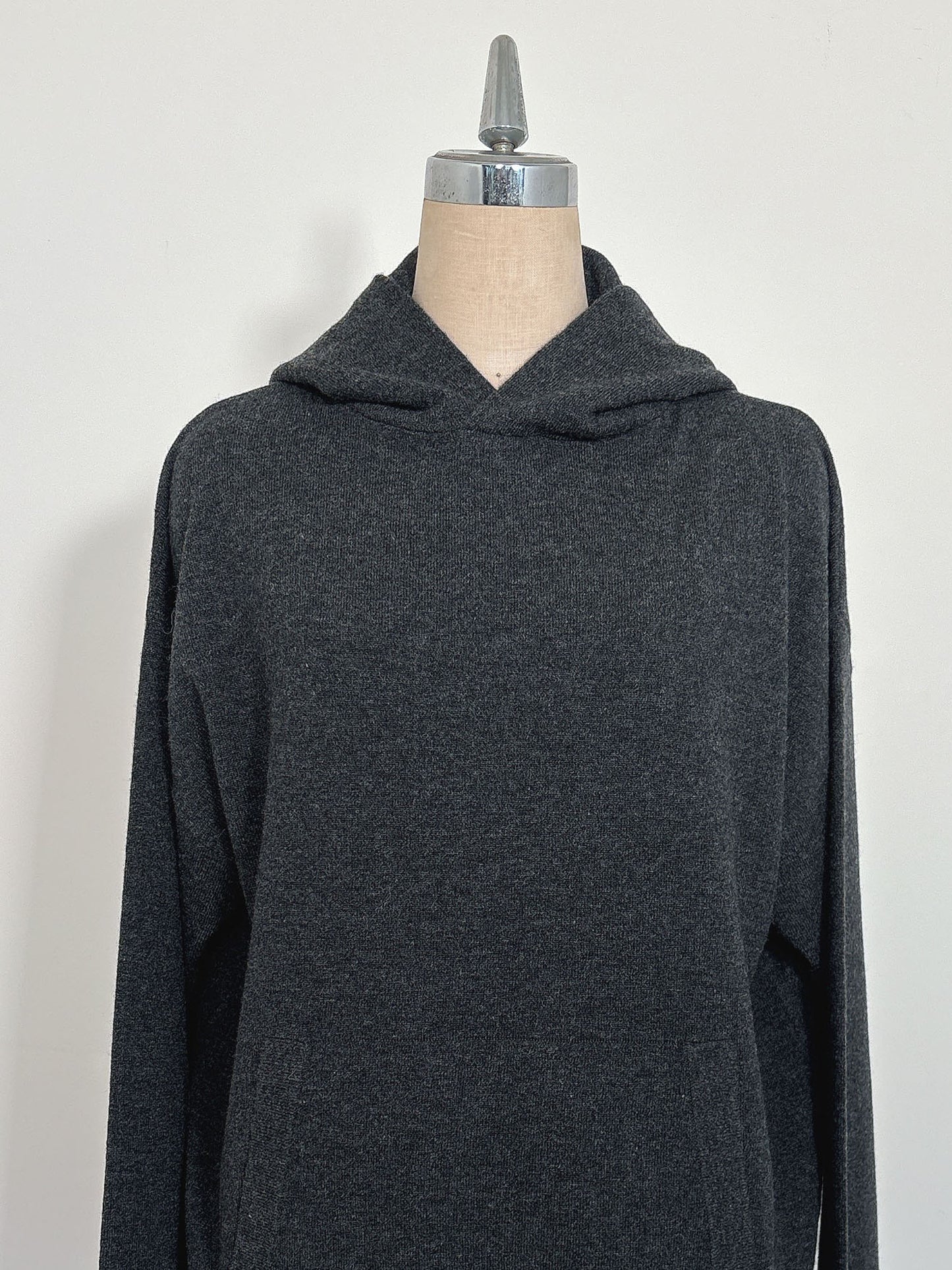 CASH HOODED TOPS