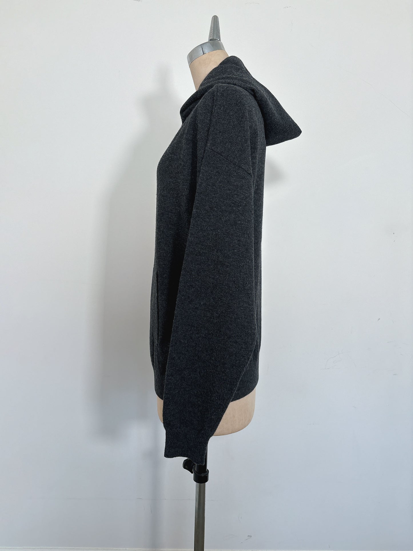CASH HOODED TOPS