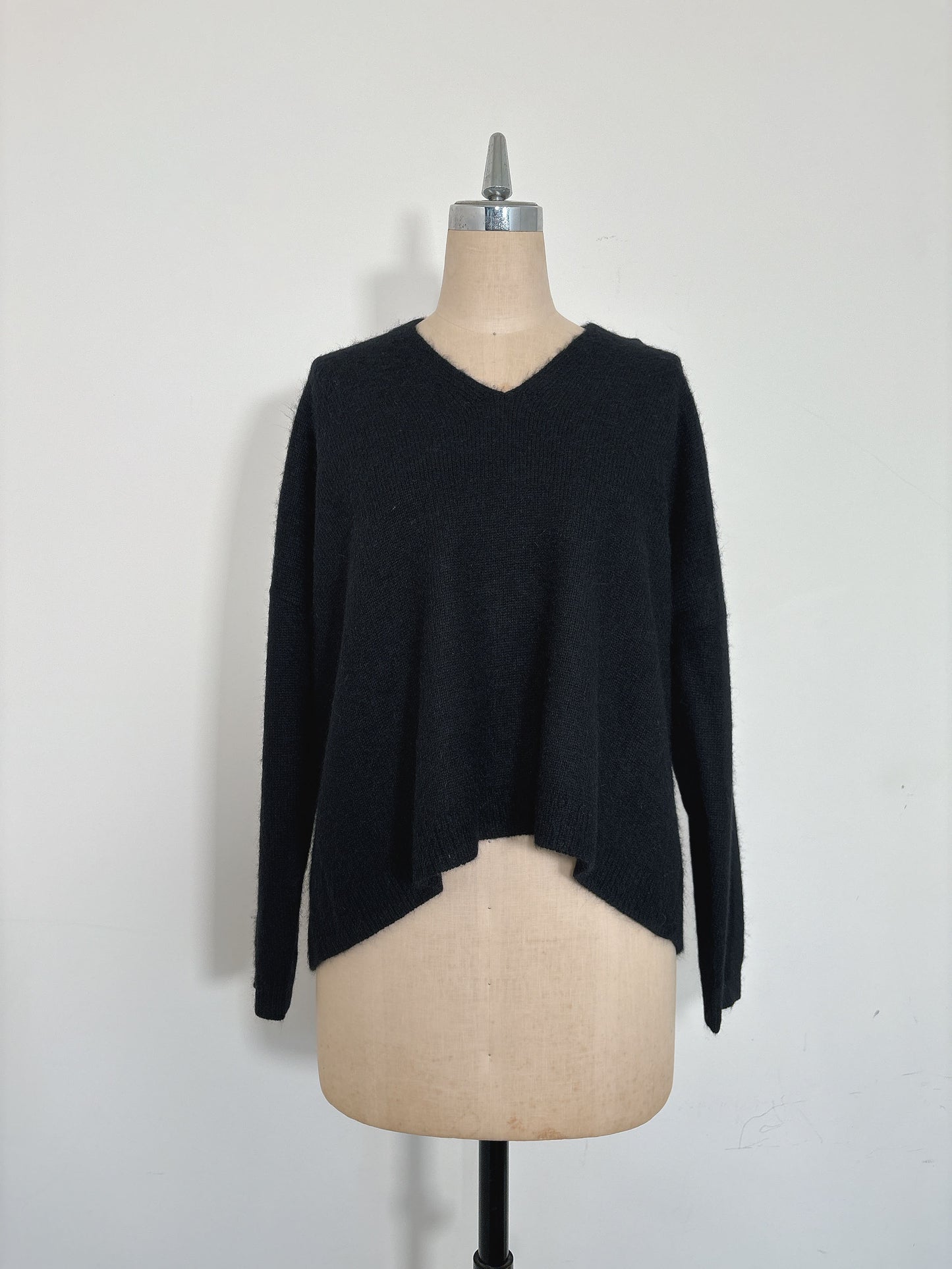 RACCOON SLIT/NECK TOPS
