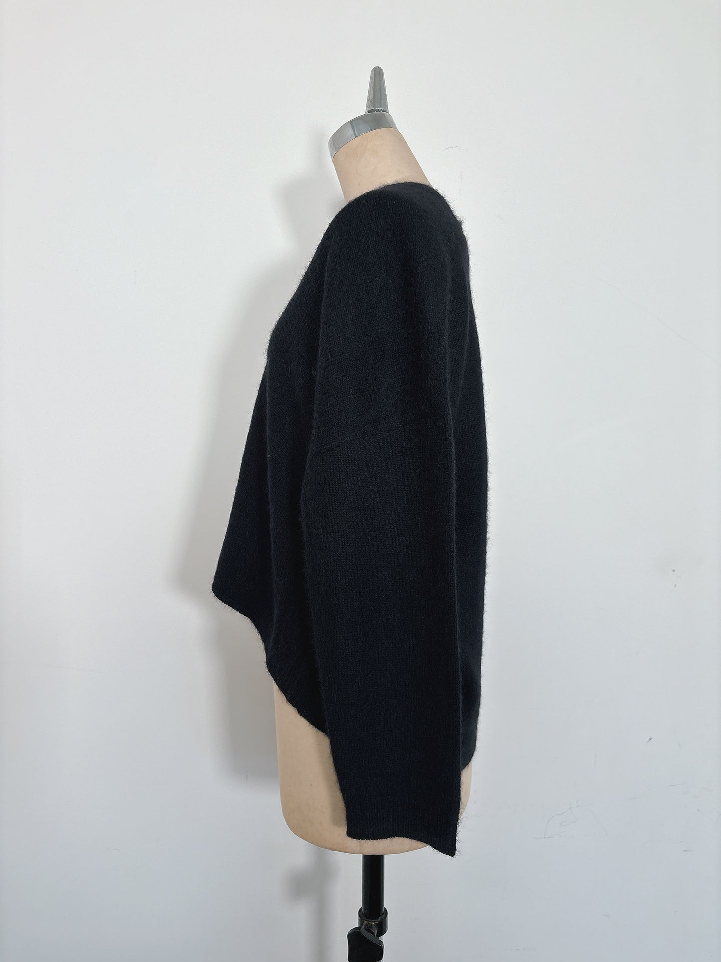 RACCOON SLIT/NECK TOPS