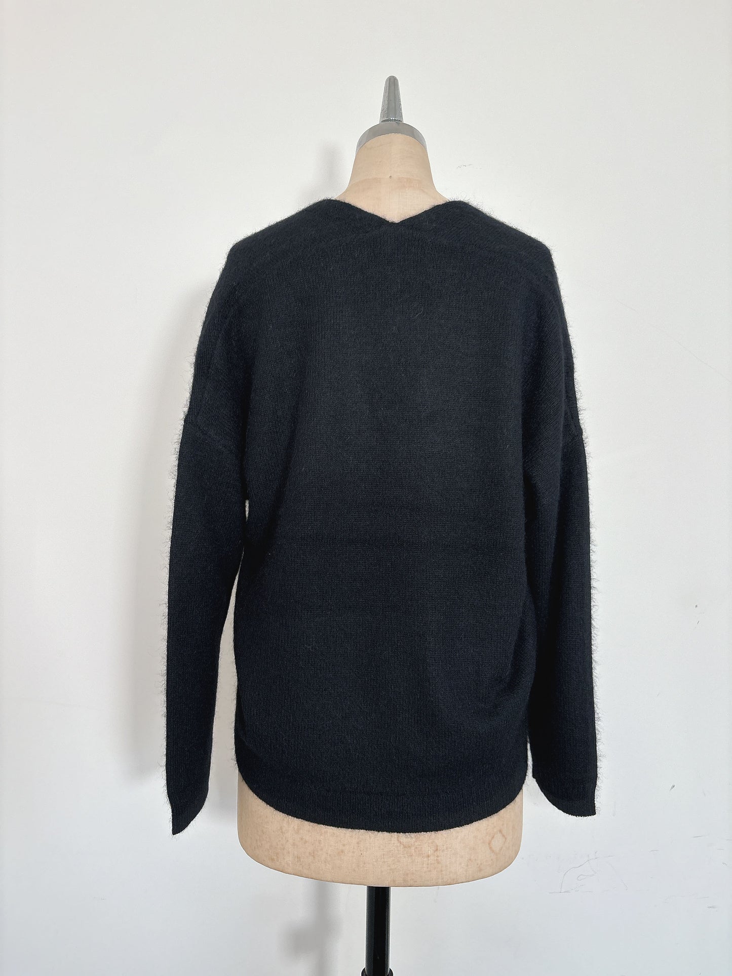 RACCOON SLIT/NECK TOPS