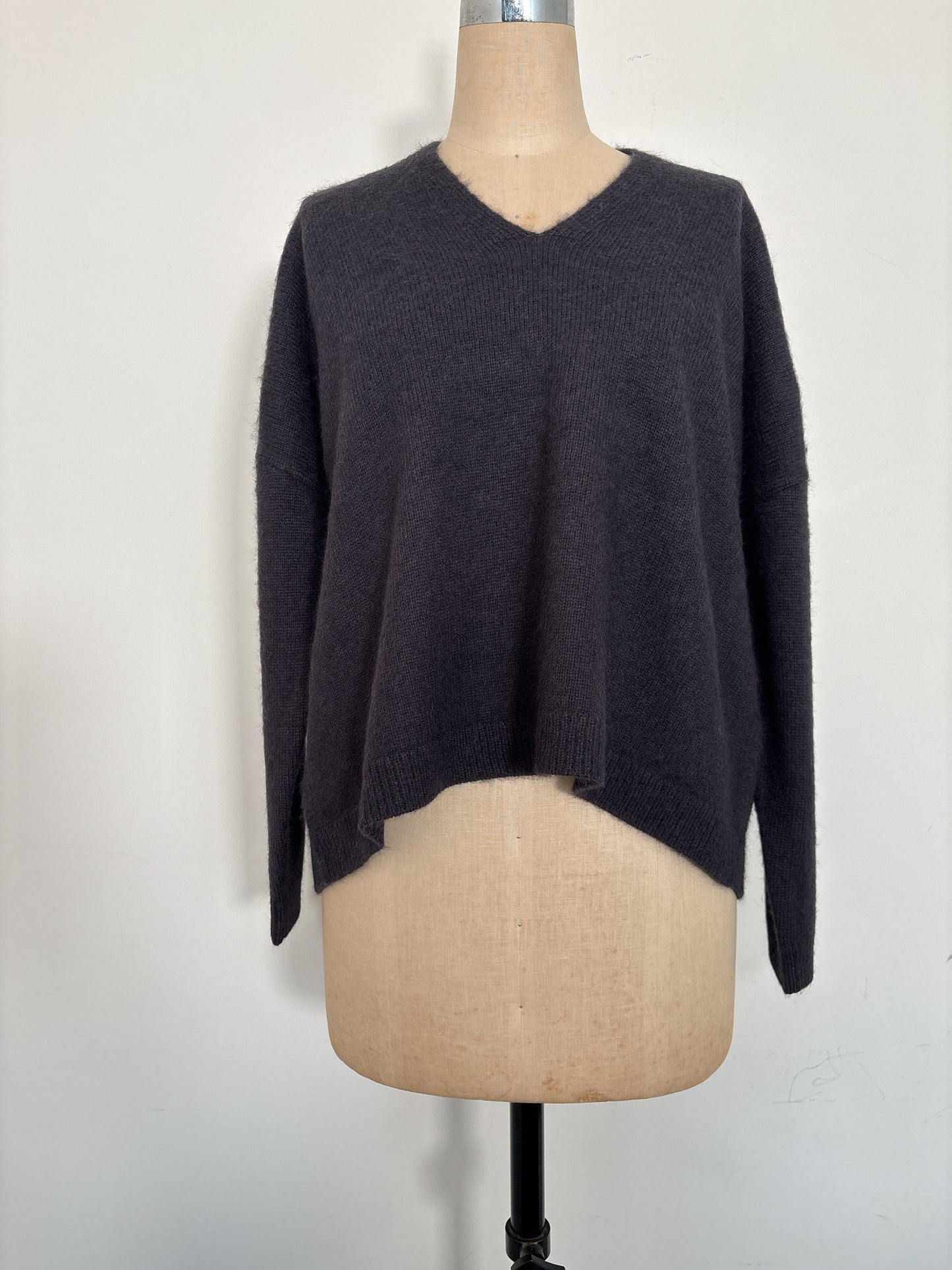RACCOON SLIT/NECK TOPS