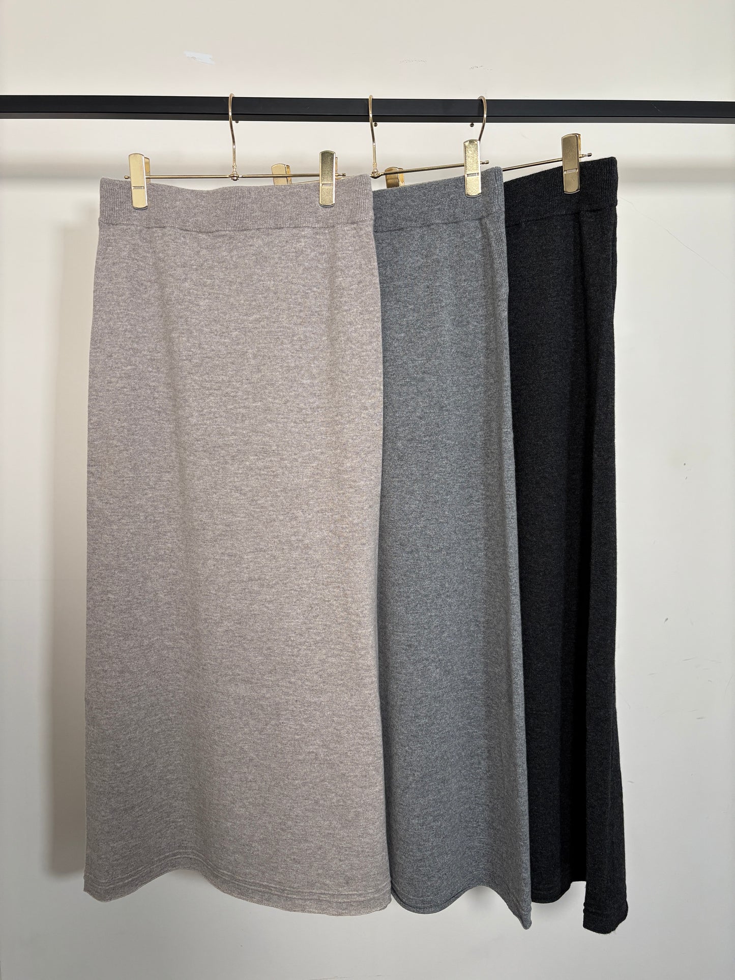 CASH LONG TIGHT SKIRT