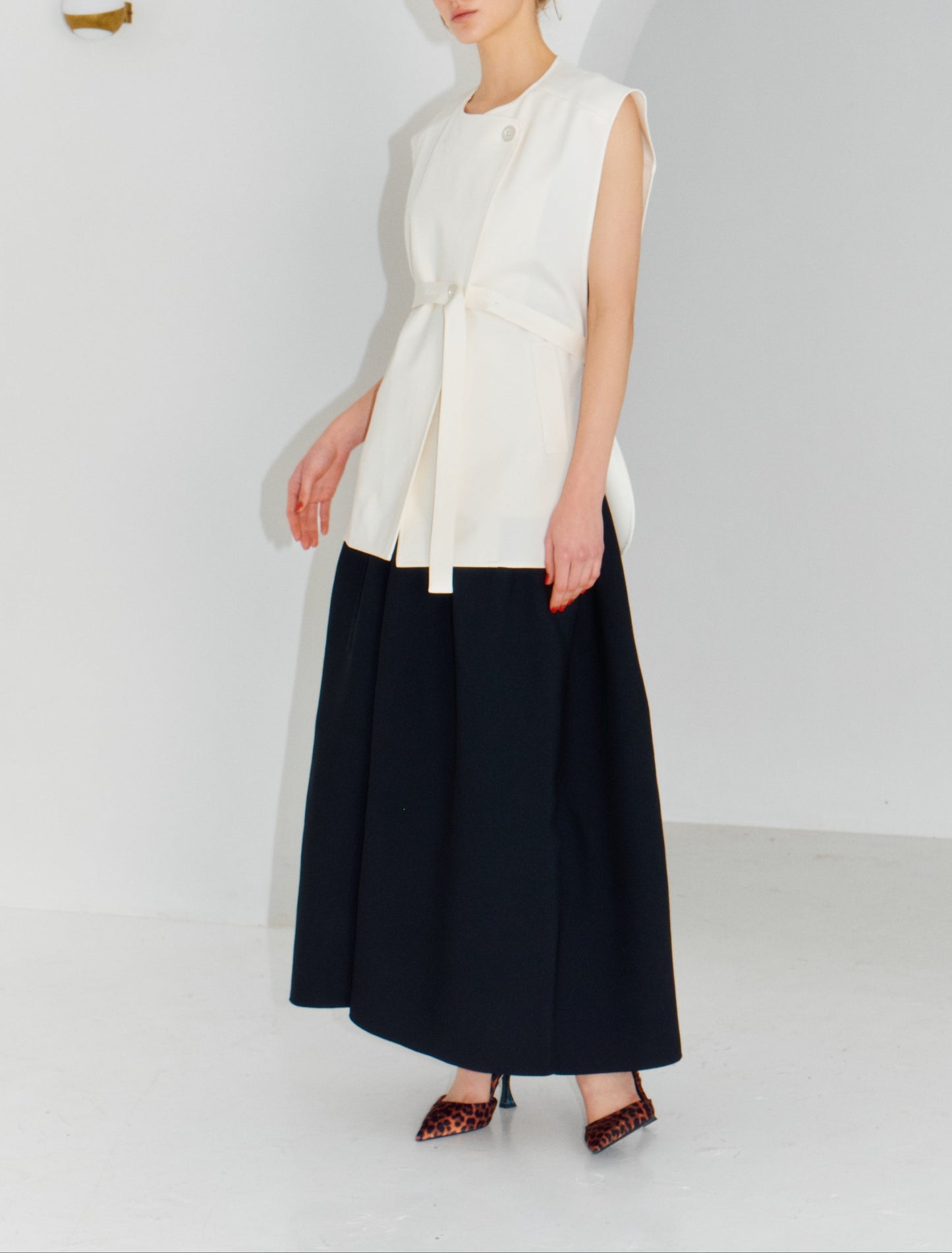 CAMELLIA RIB BELTED GILET