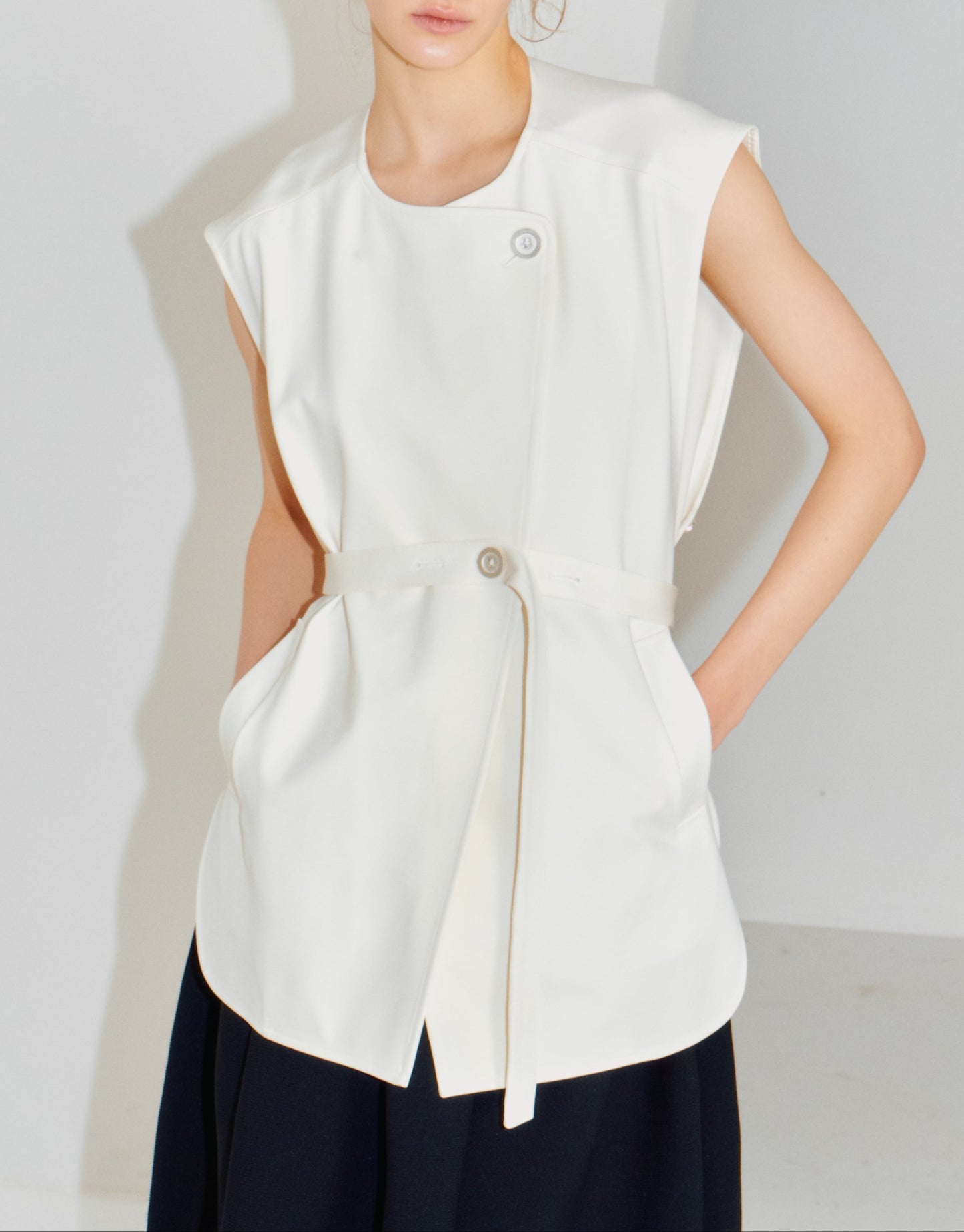 CAMELLIA RIB BELTED GILET