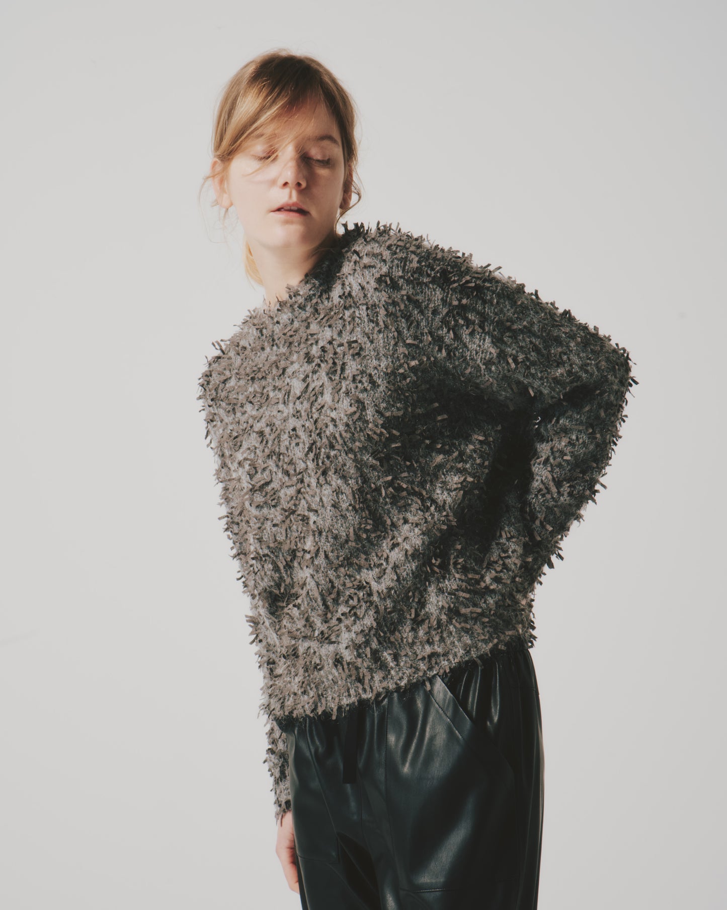 【予約商品】RIBBON-YARN CREW TOPS
