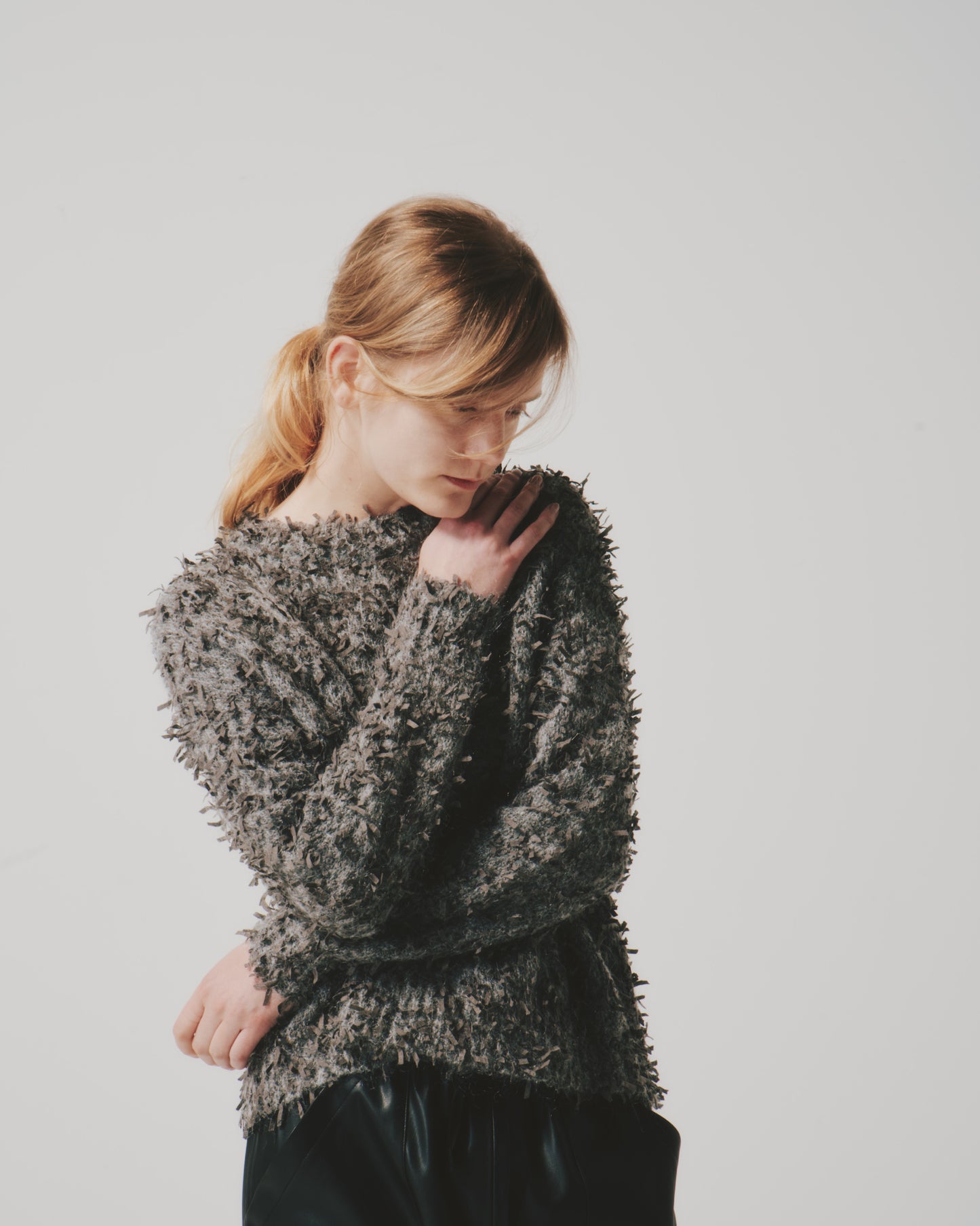 【予約商品】RIBBON-YARN CREW TOPS