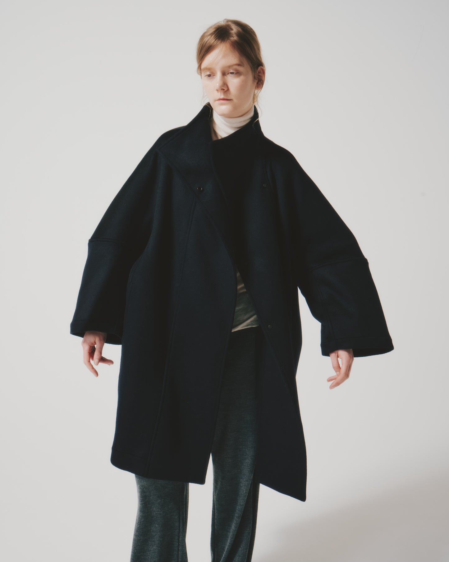 CASH HI/NECK DOT COAT