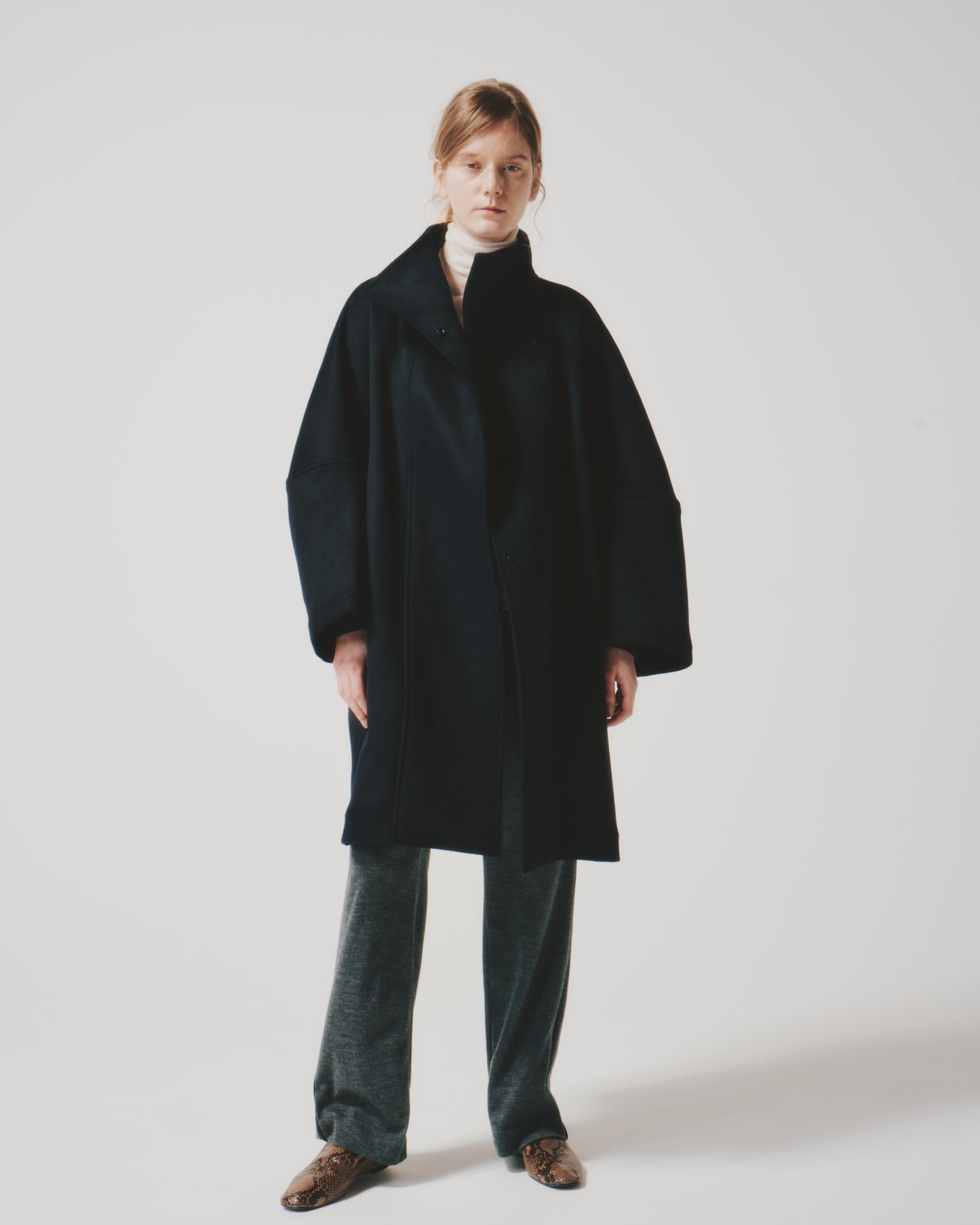 CASH HI/NECK DOT COAT