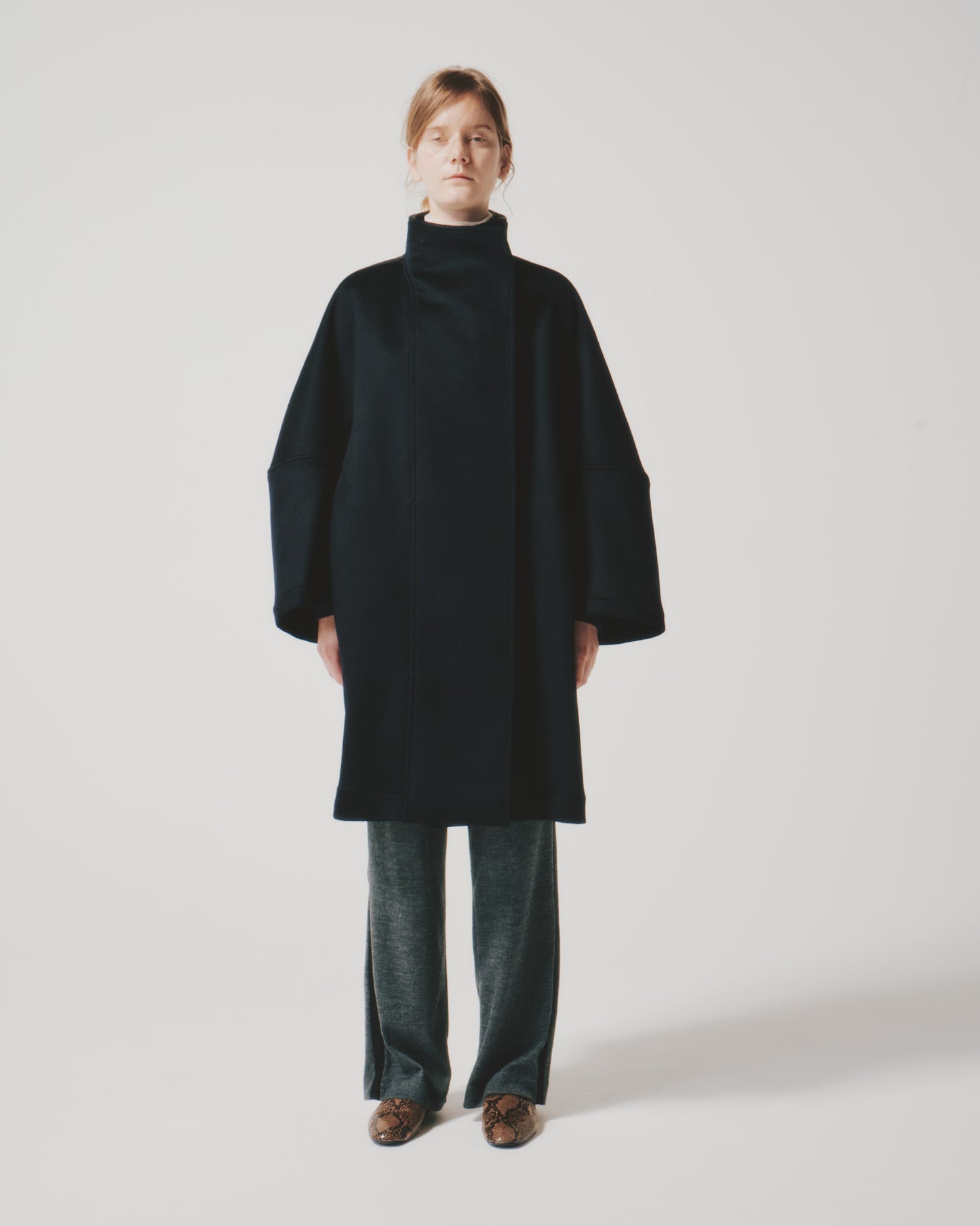 CASH HI/NECK DOT COAT