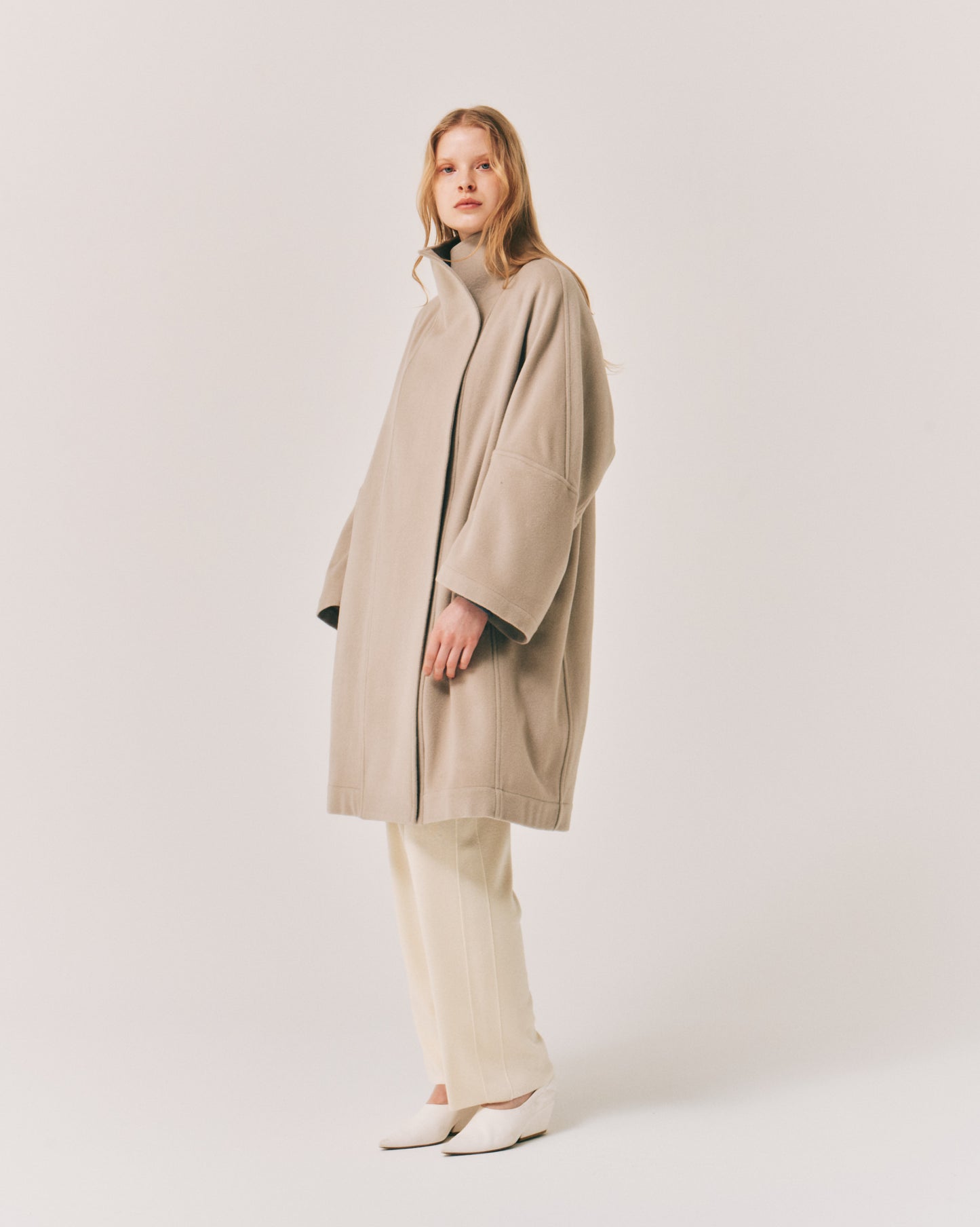 CASH HI/NECK DOT COAT