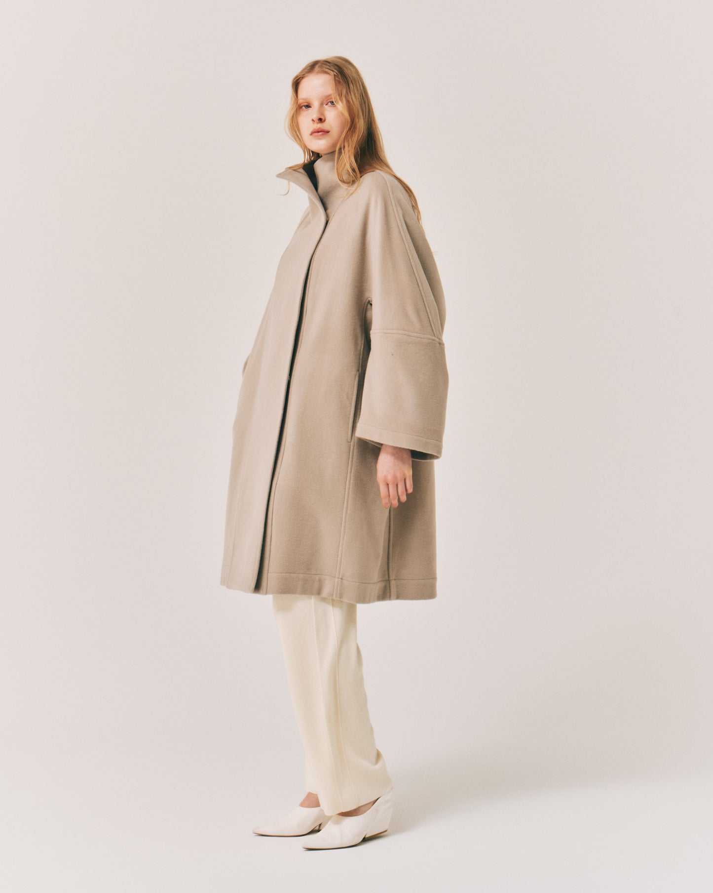 CASH HI/NECK DOT COAT