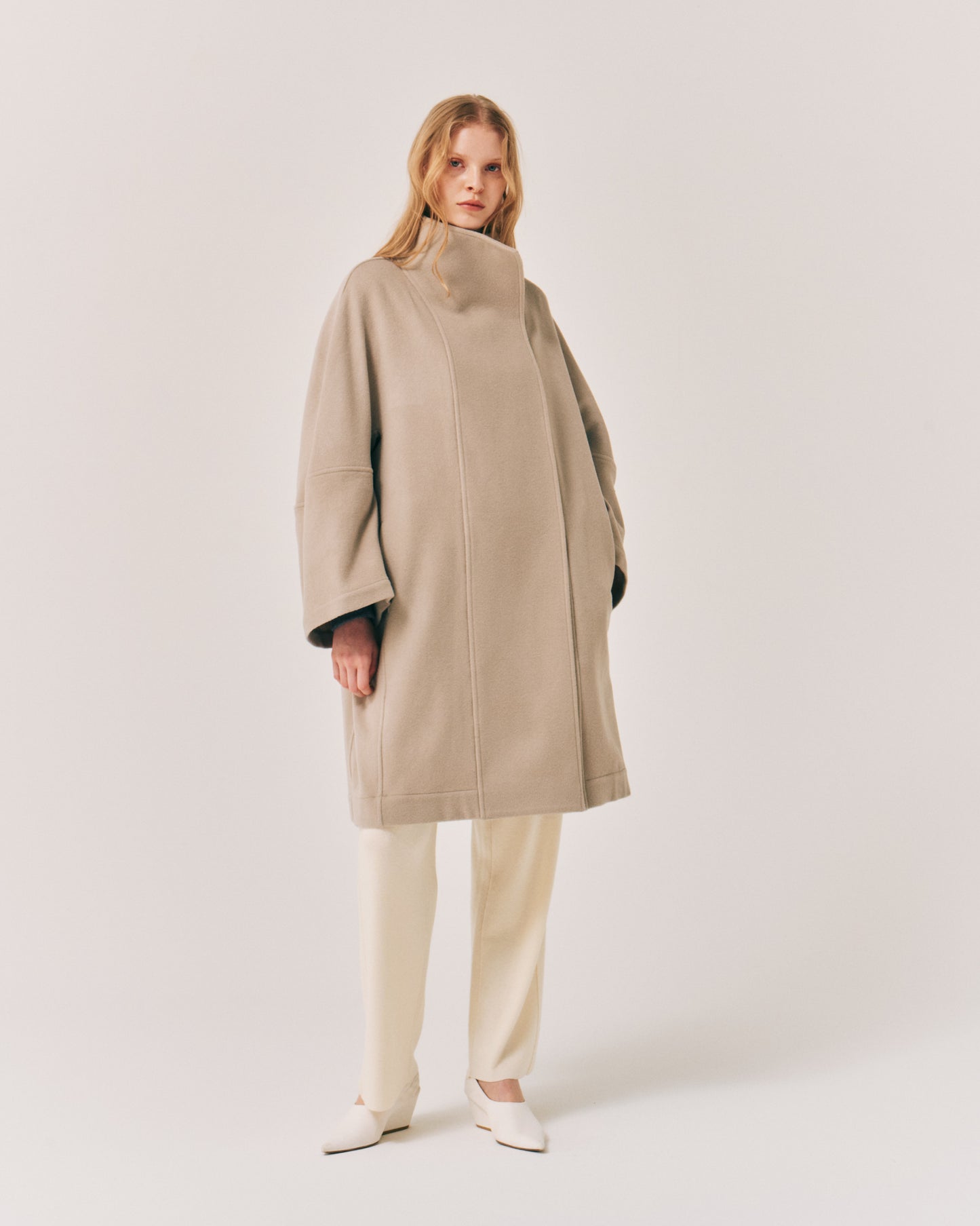 CASH HI/NECK DOT COAT