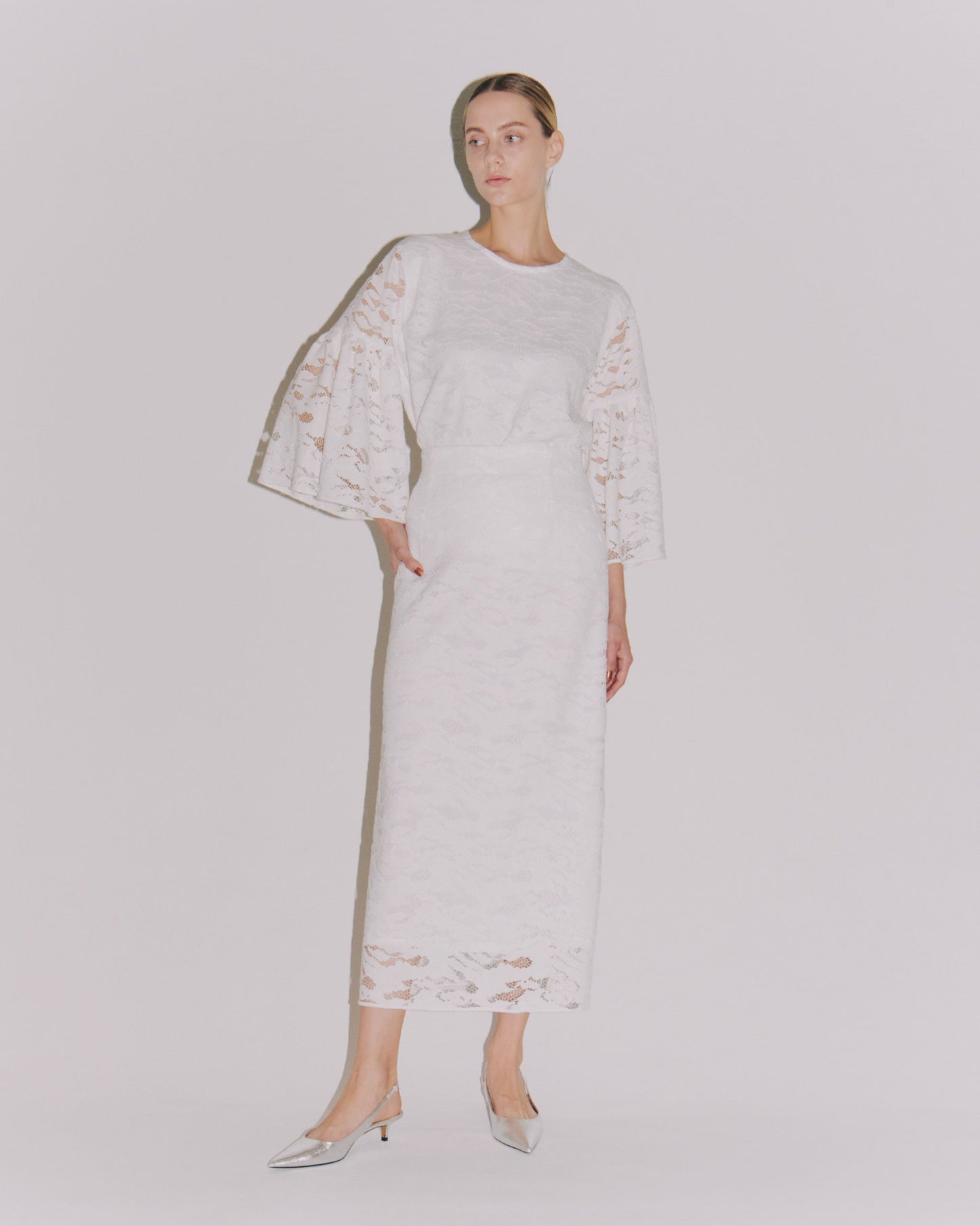 WAVE-LACE GATHER-SLEEVE TOPS