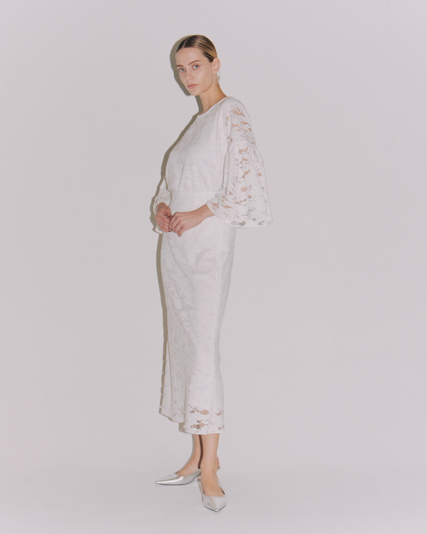WAVE-LACE GATHER-SLEEVE TOPS