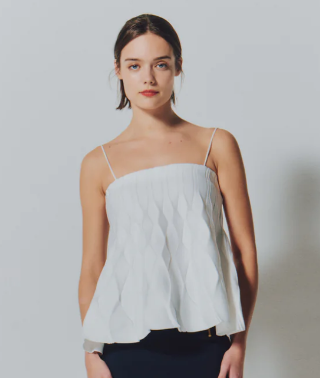 WAVE PATTERN FLAIR TOPS