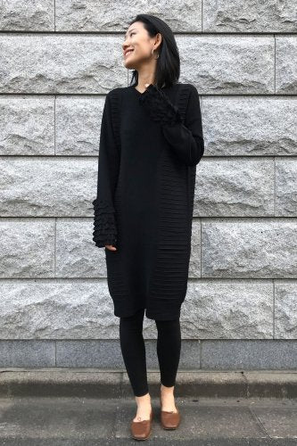 【LAST ONE】TUCKING FRILL-SLEEVE KNIT DRESS