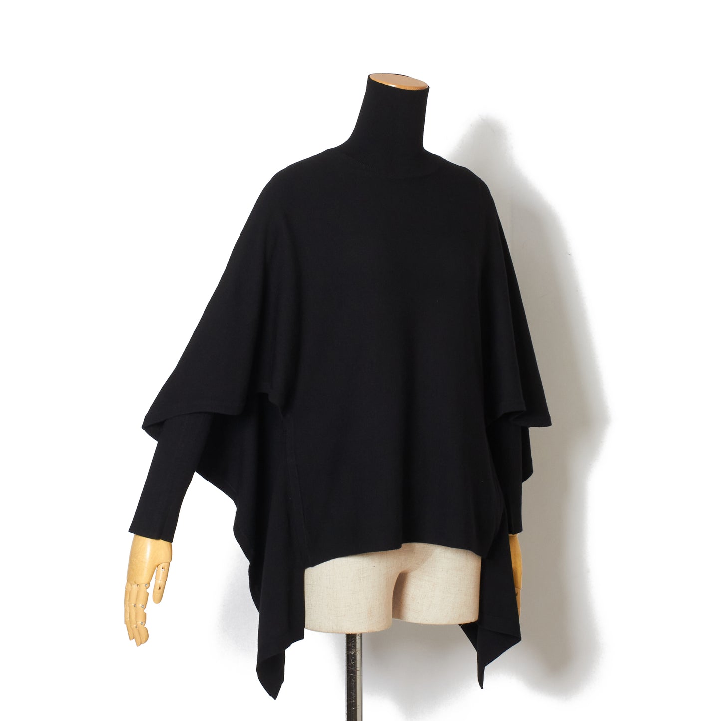 DRAPE BUTTERFLY TTL TOPS