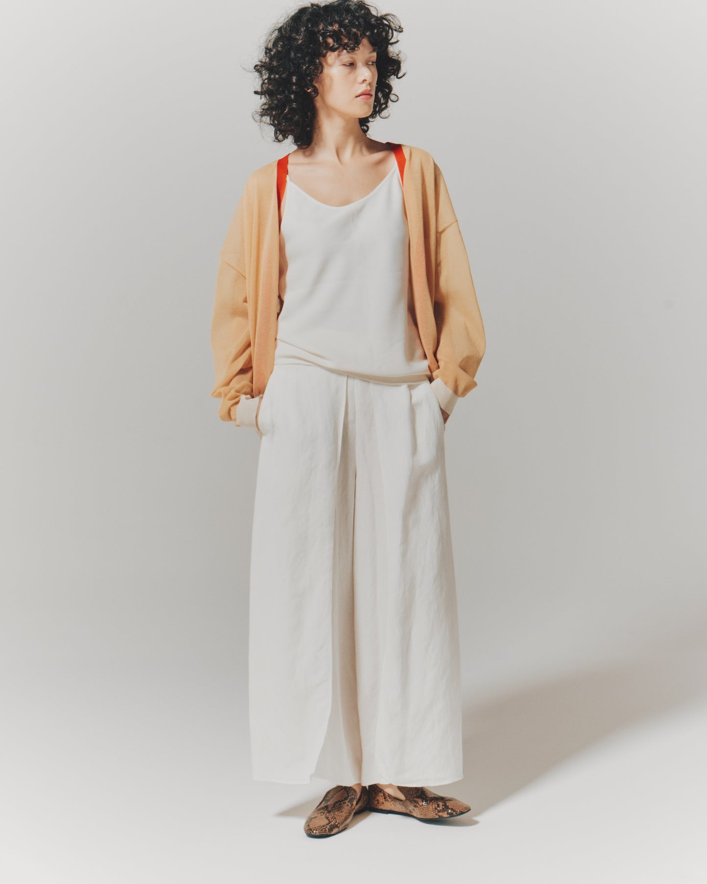 LINEN ROLLED PANTS