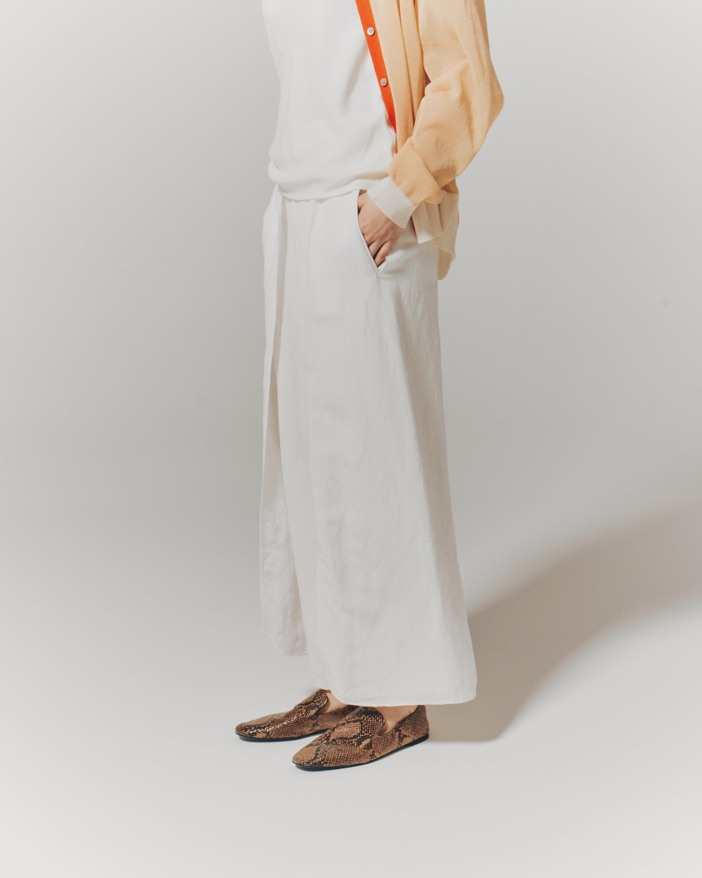 LINEN ROLLED PANTS