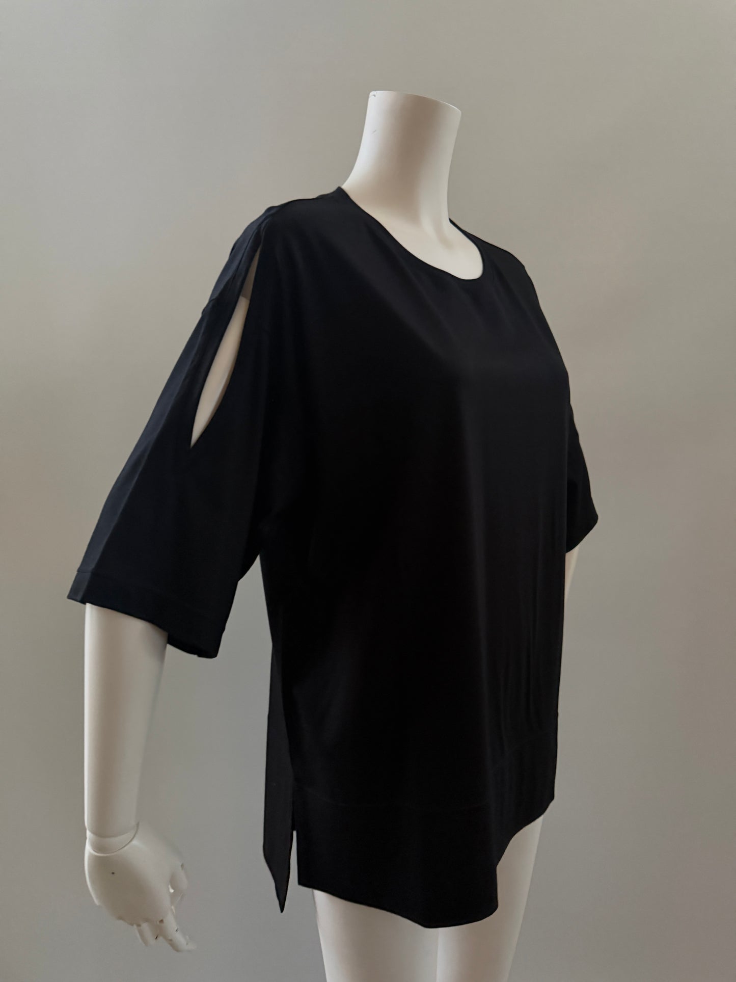 【NEW IN】TENCEL SHOLDER-SLIT TEE