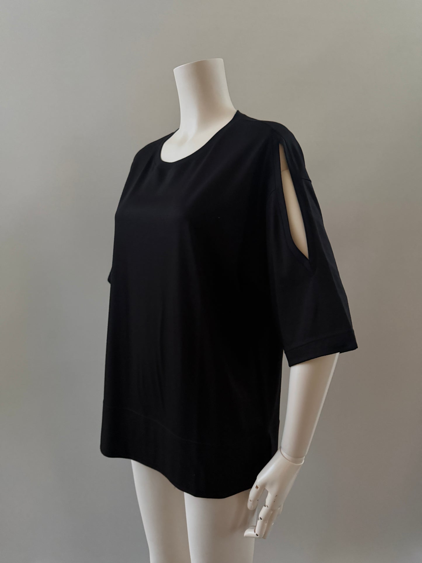 【NEW IN】TENCEL SHOLDER-SLIT TEE