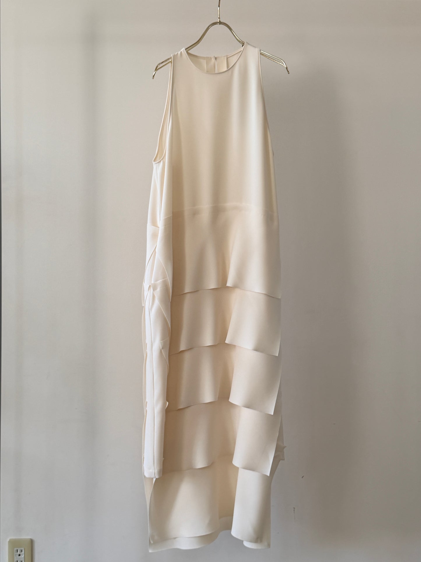 W-SATIN NS TIERED DRESS