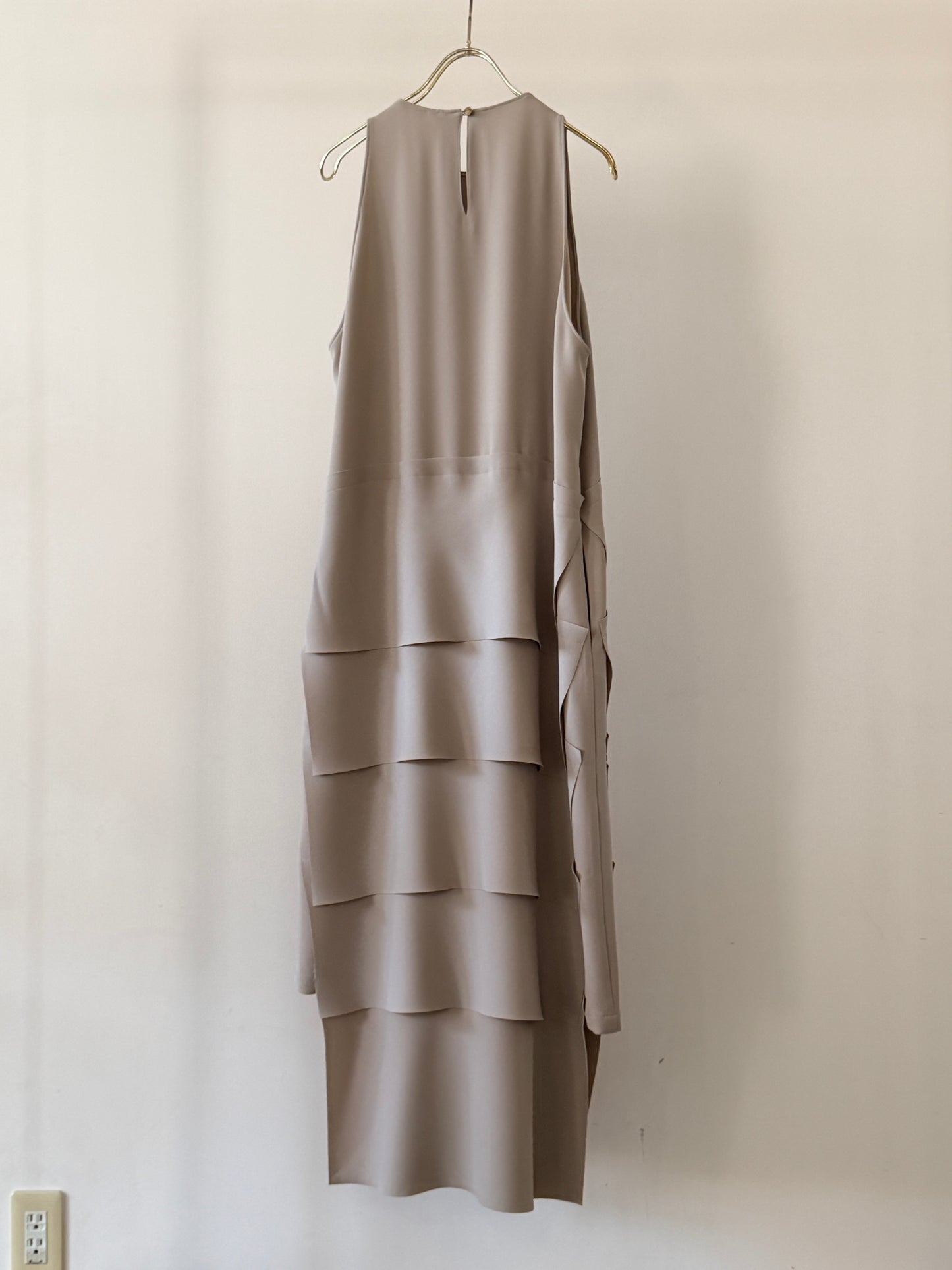 W-SATIN NS TIERED DRESS