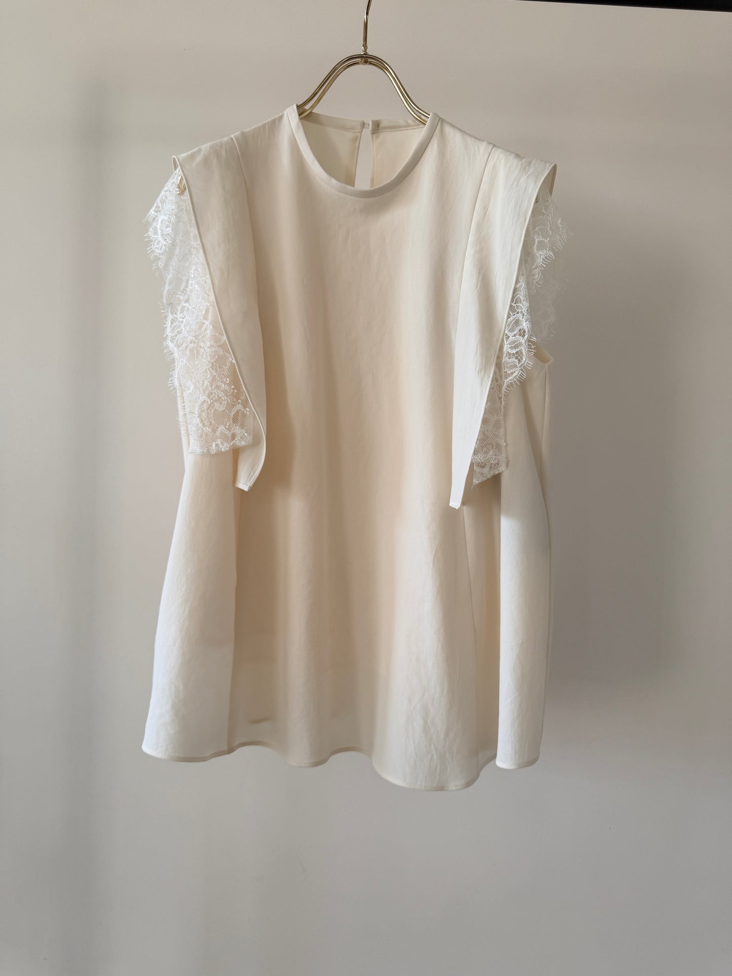 LIGHT GEORGETTE WITH LACE TOPS