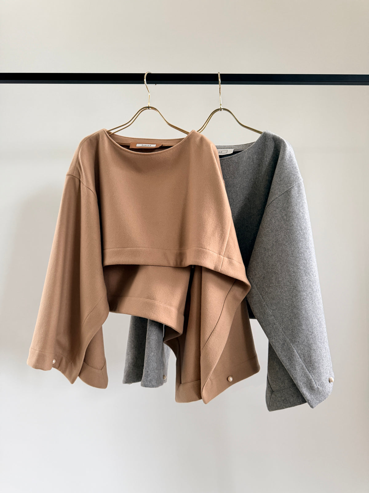 MELTON CAPE TOPS