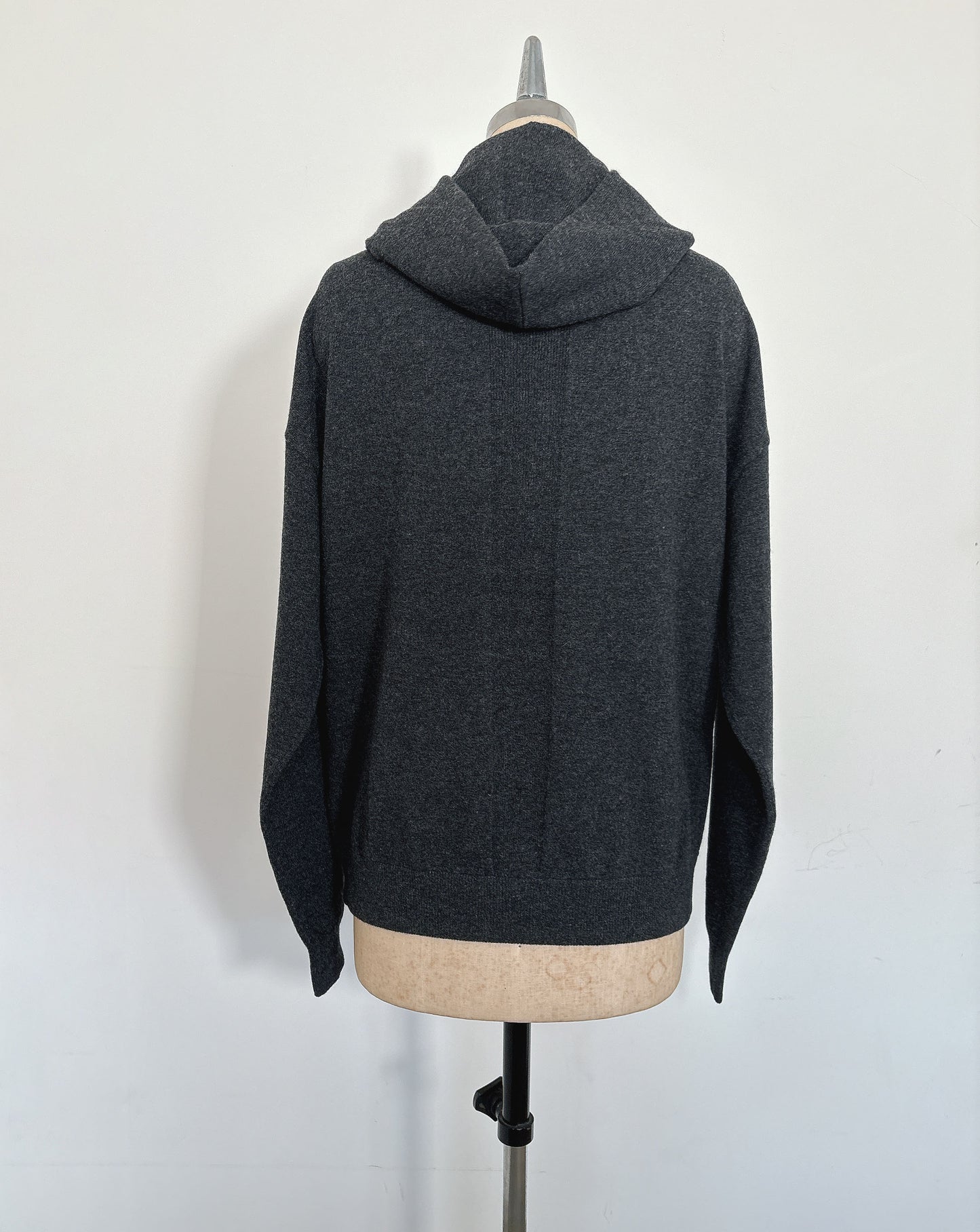 CASH HOODED TOPS