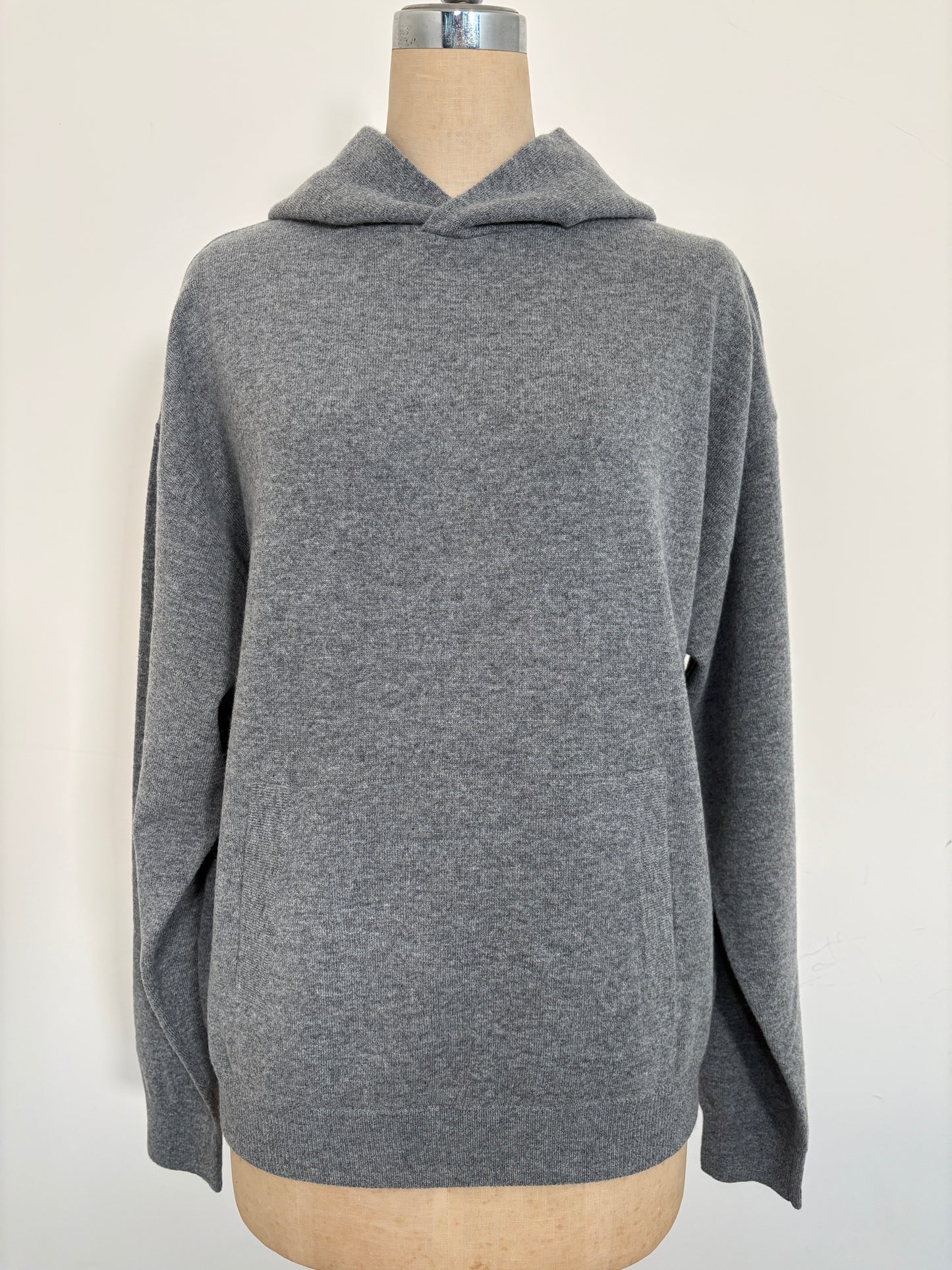 CASH HOODED TOPS