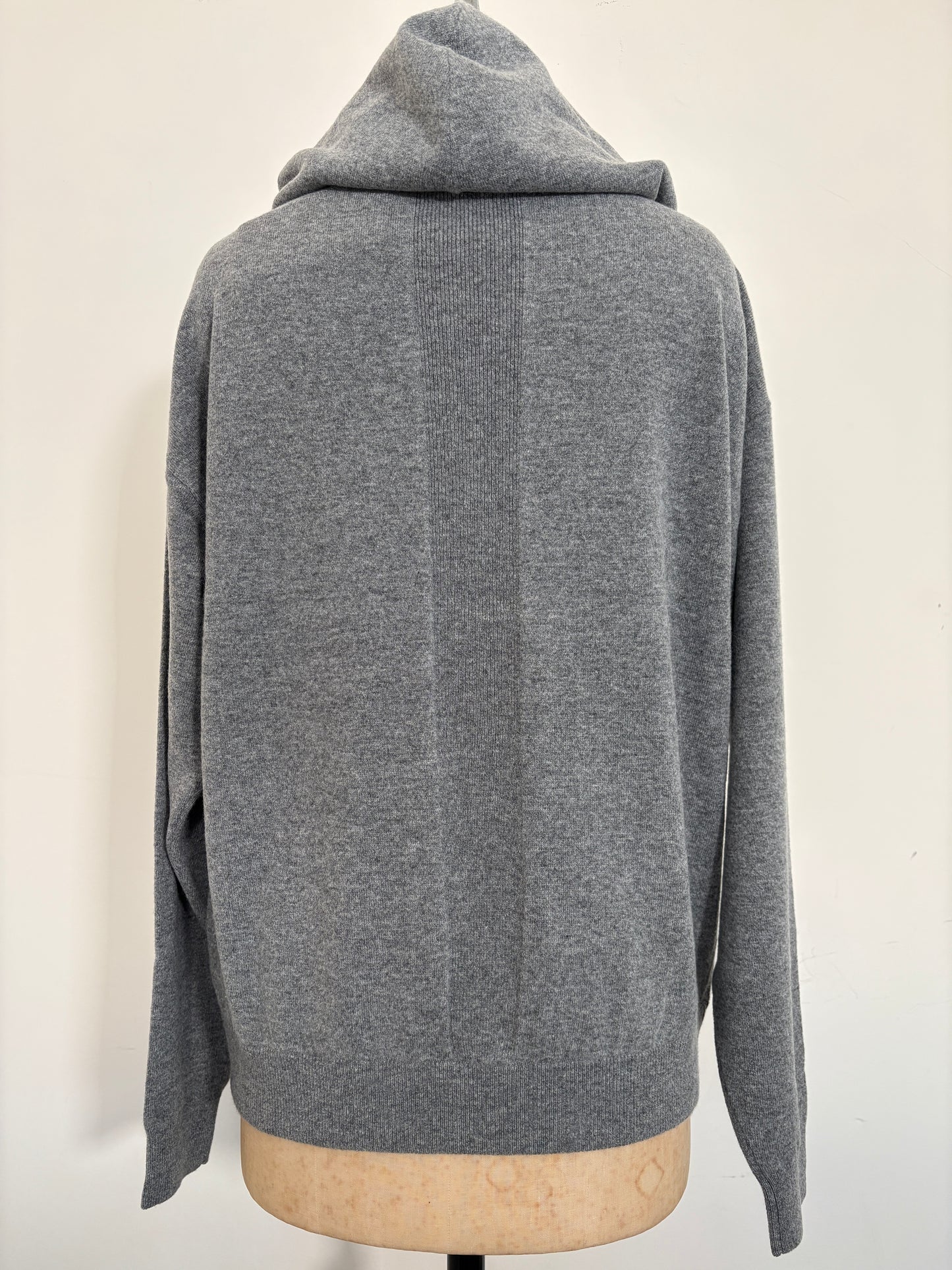 CASH HOODED TOPS