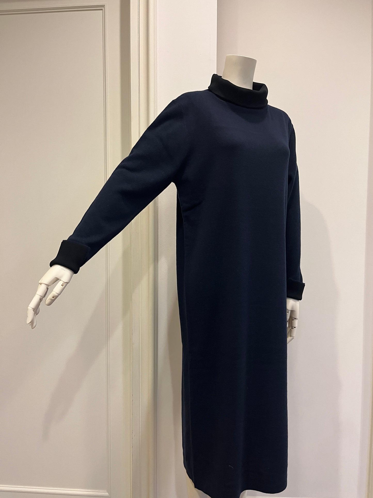 NEEDLE BI/COLOR OFF/S DRESS