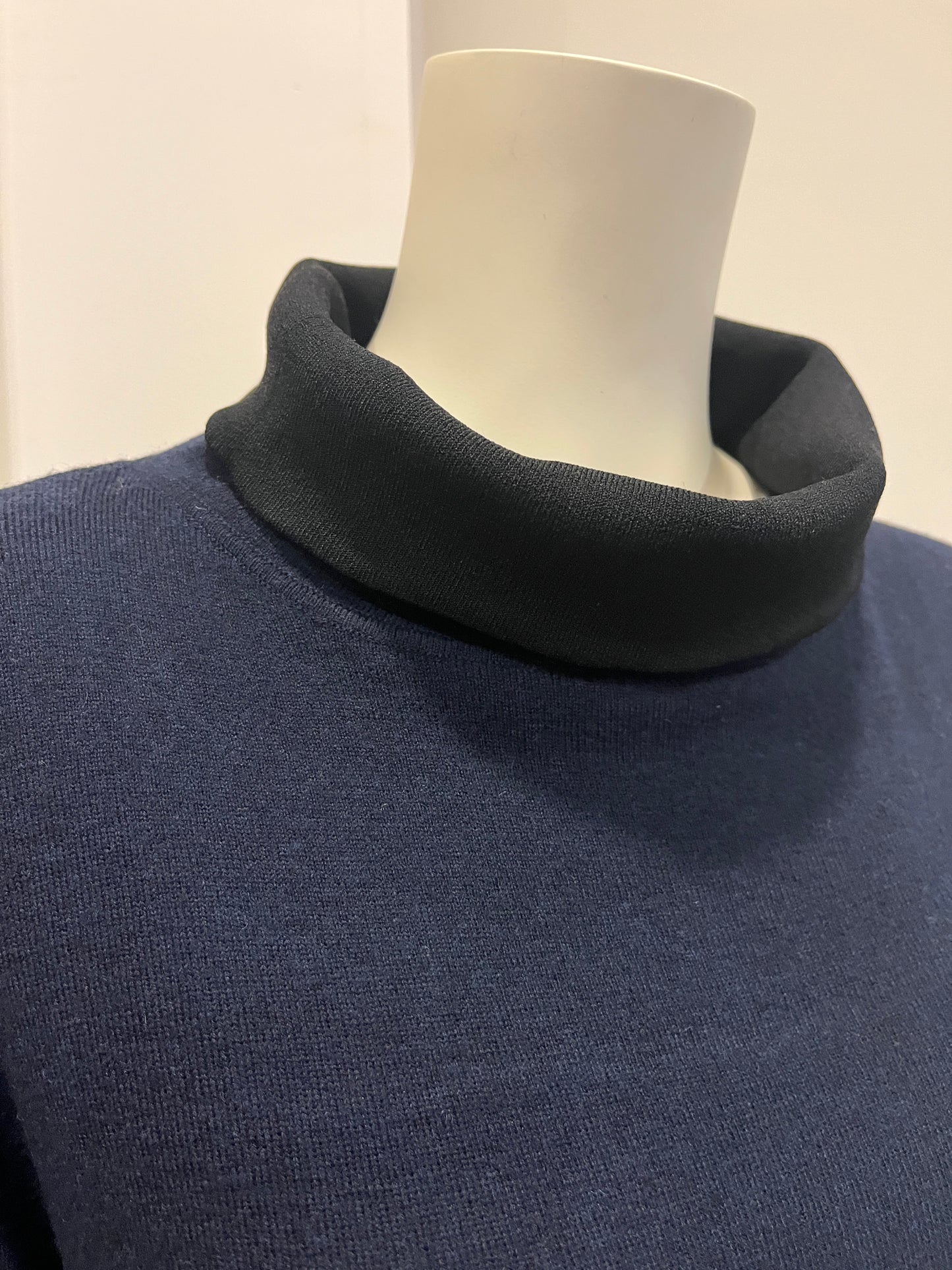 NEEDLE BI/COLOR OFF/S DRESS