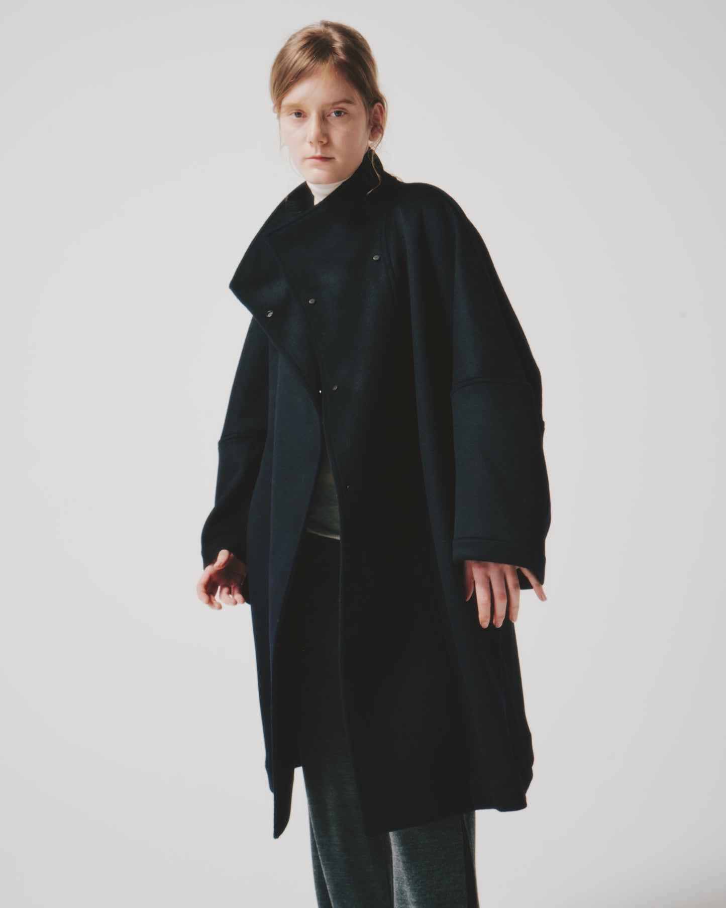 CASH HI/NECK DOT COAT