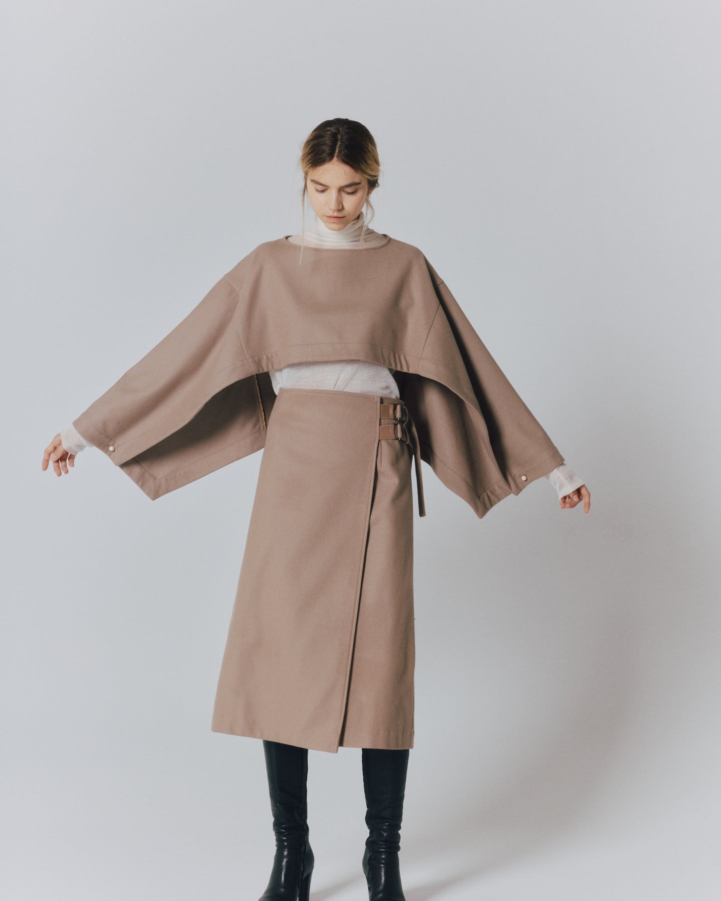 【予約】MELTON CAPE TOPS