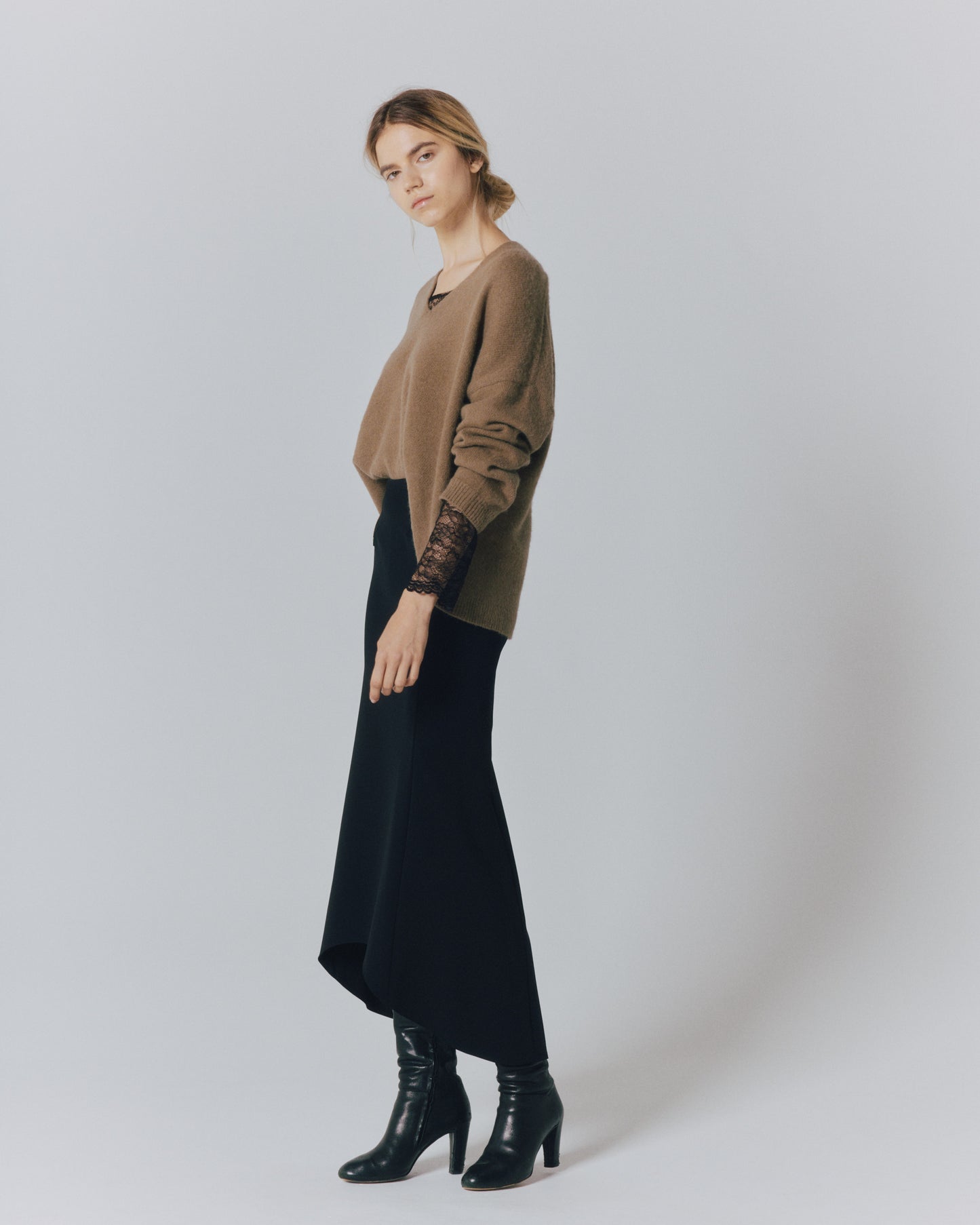 RACCOON SLIT/NECK TOPS