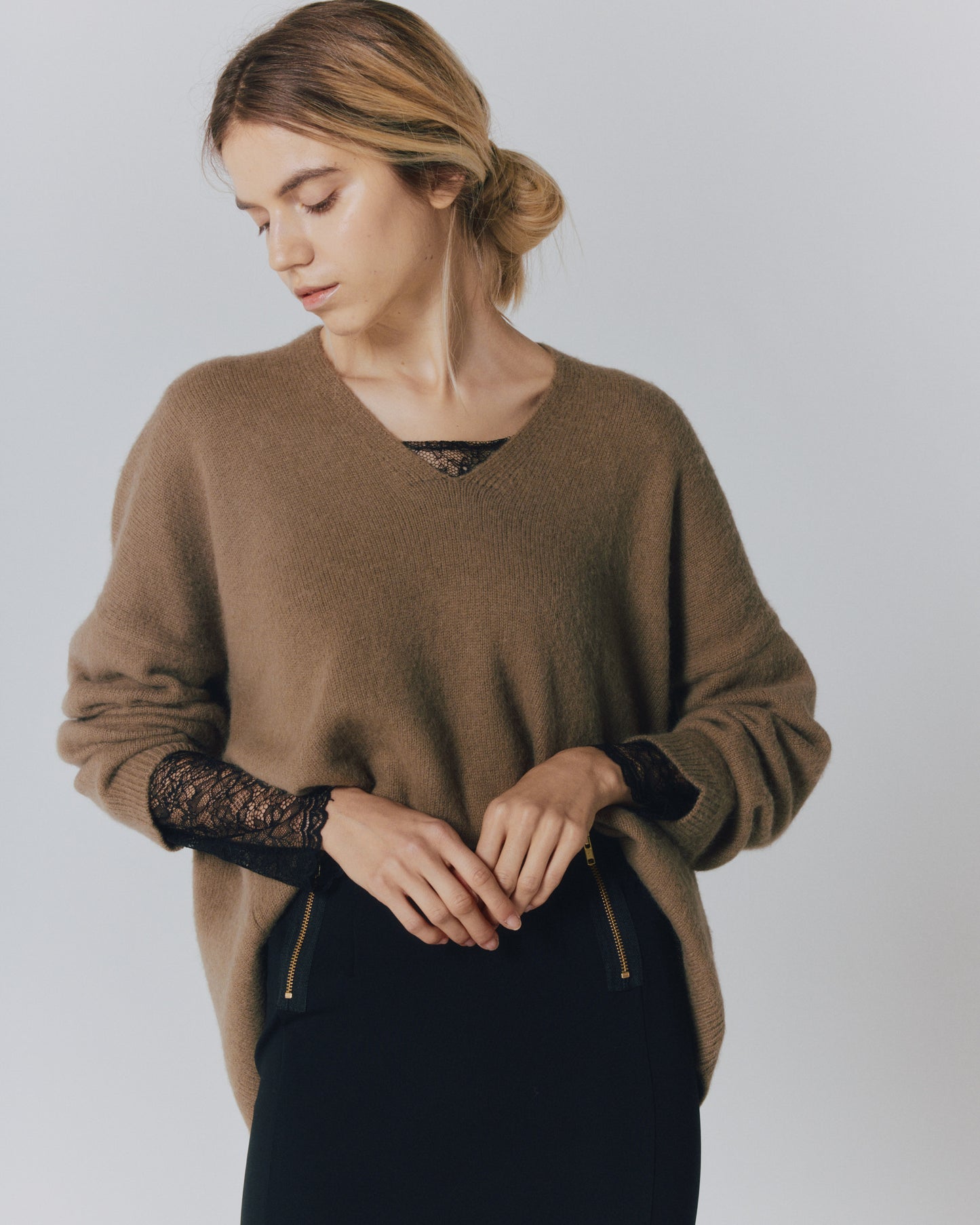 RACCOON SLIT/NECK TOPS