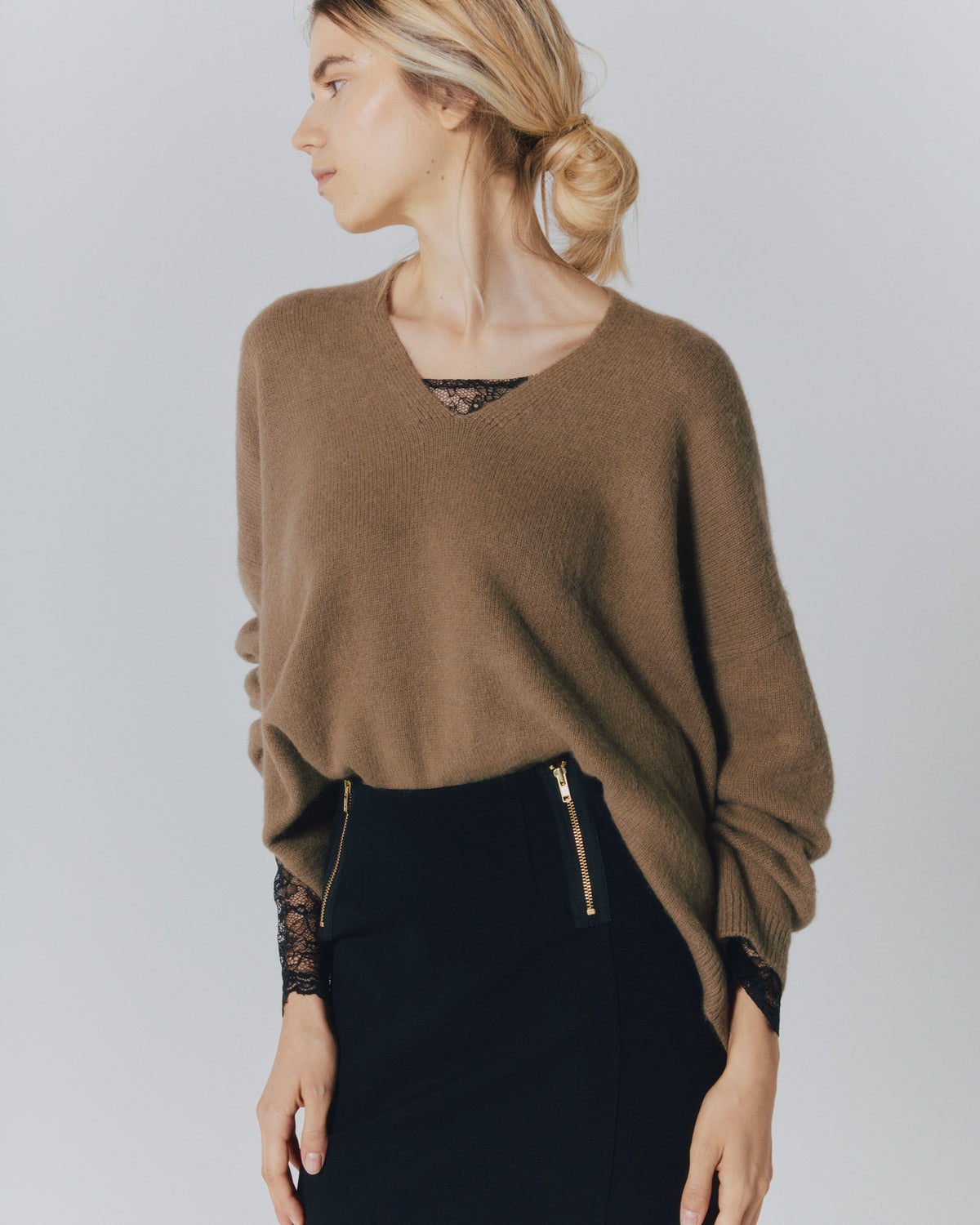 RACCOON SLIT/NECK TOPS