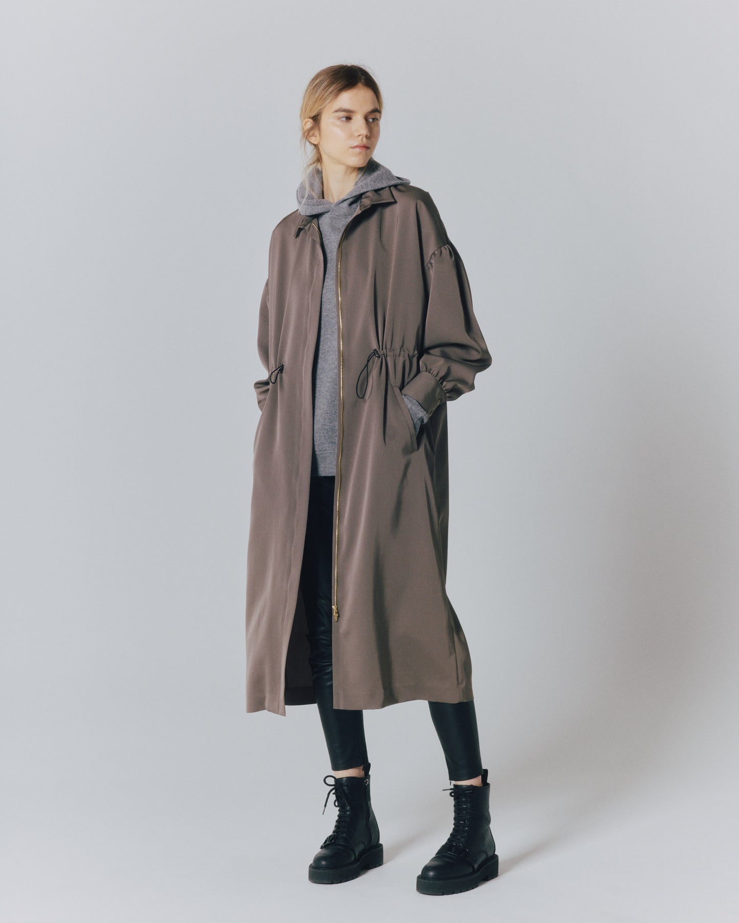 【予約】TRI TWILL ZIP GATHER DRESS
