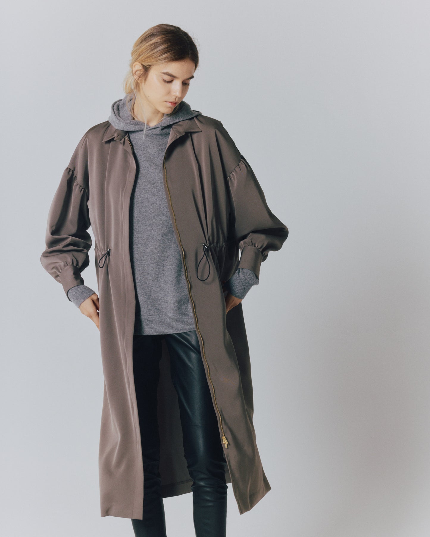 【予約】TRI TWILL ZIP GATHER DRESS